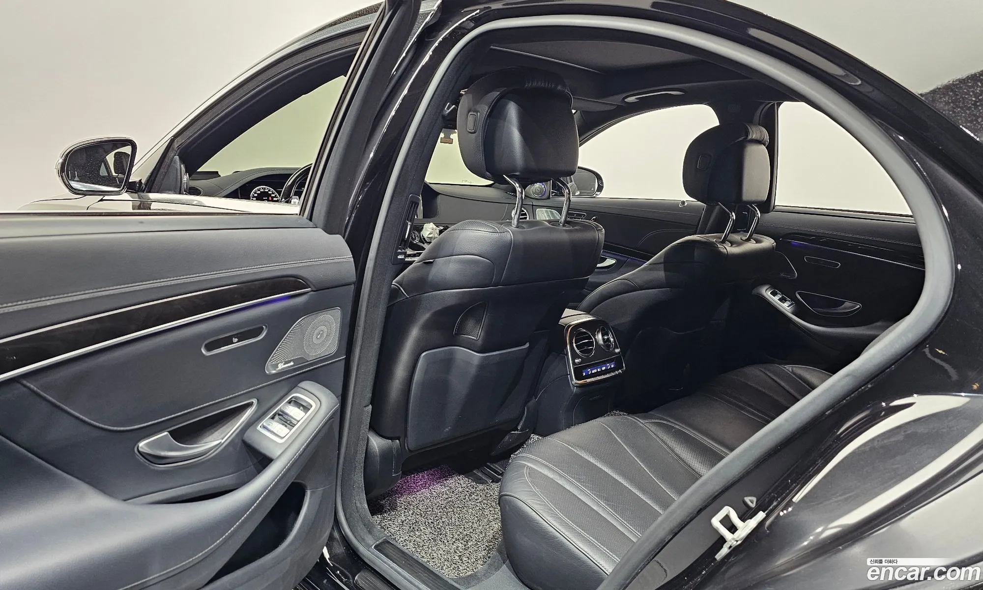 Mercedes-Benz S-Class W222 2015 WDDUF3DB9GA226321 — 25