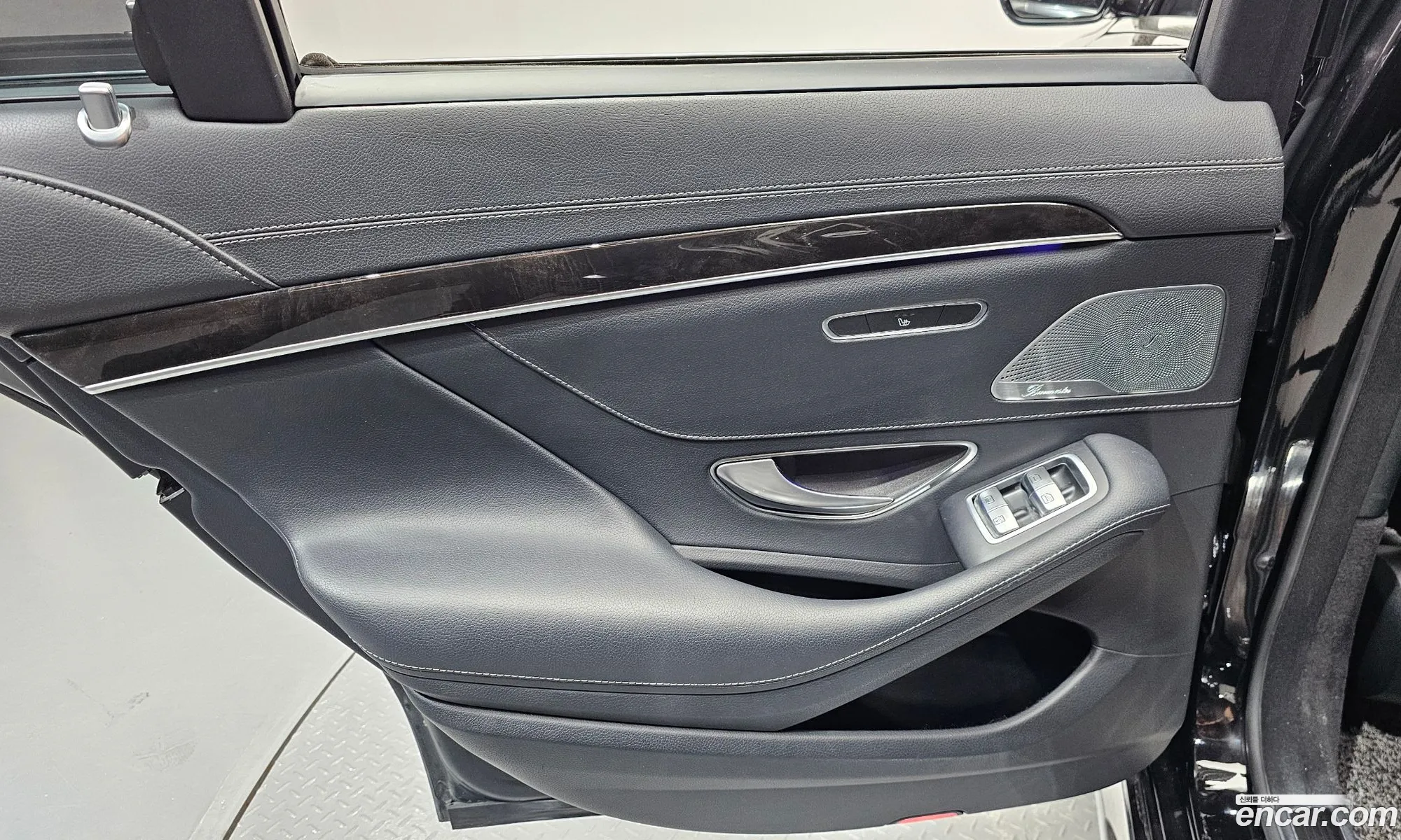 Mercedes-Benz S-Class W222 2015 WDDUF3DB9GA226321 — 20