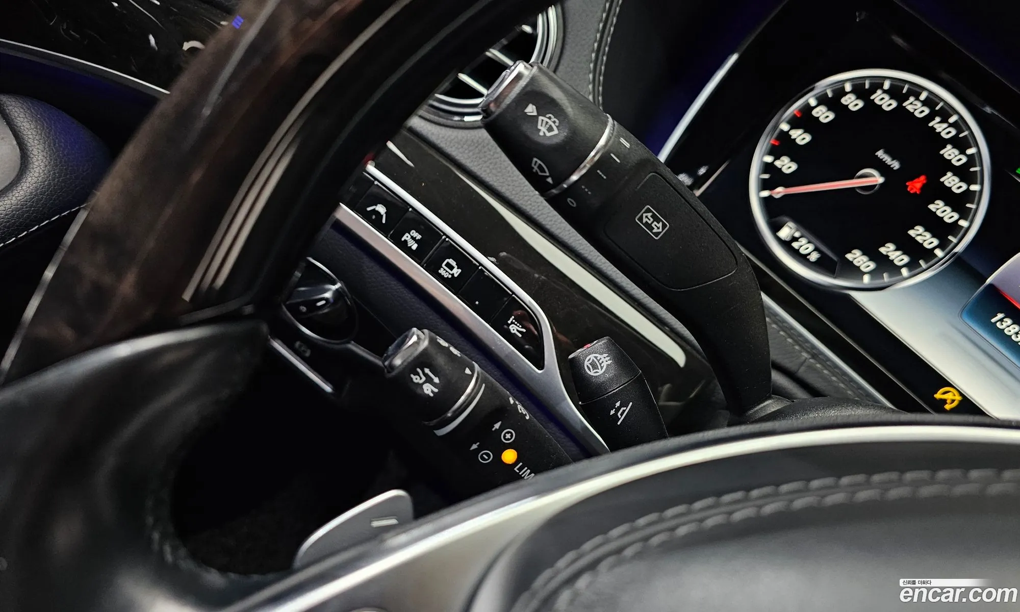 Mercedes-Benz S-Class W222 2015 WDDUF3DB9GA226321 — 26