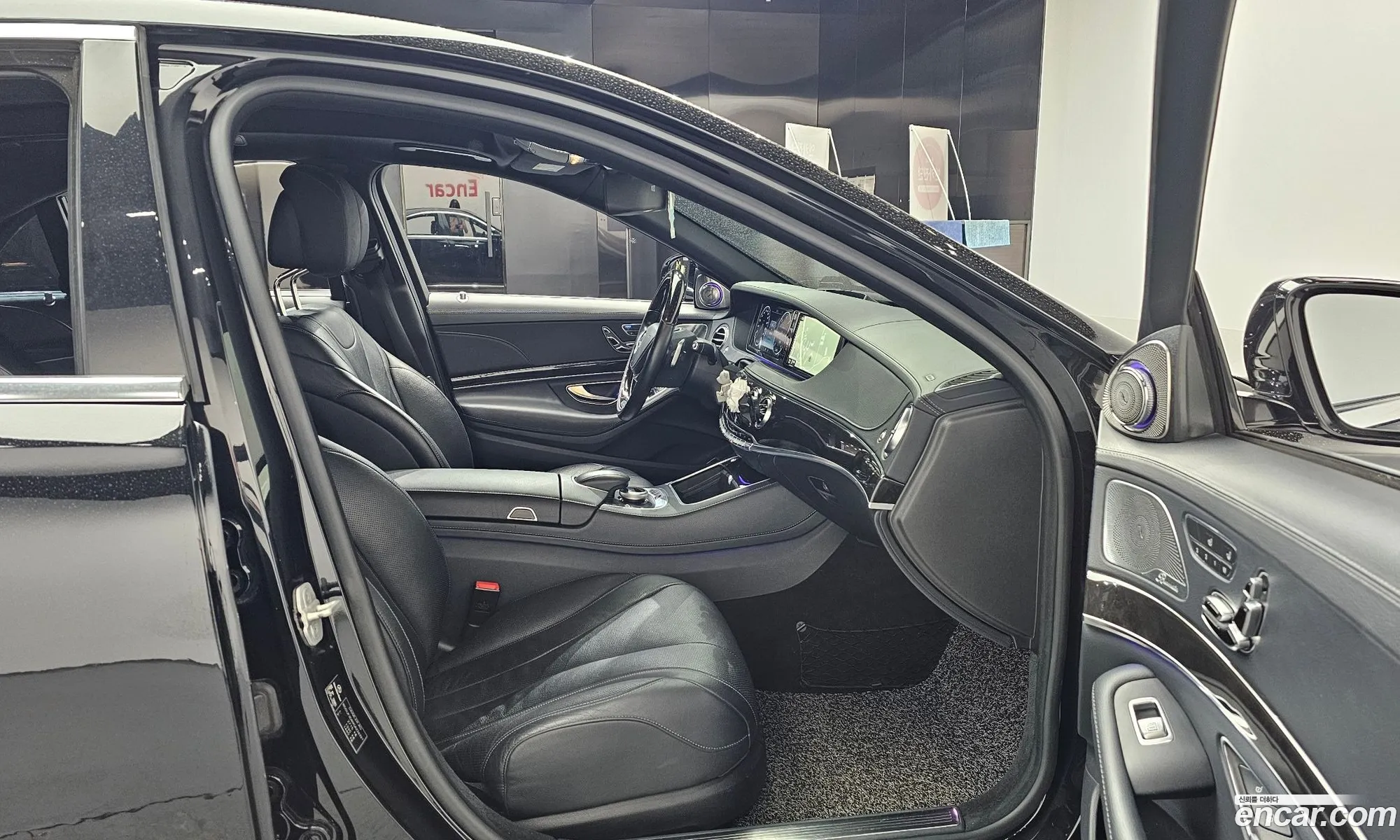 Mercedes-Benz S-Class W222 2015 WDDUF3DB9GA226321 — 24