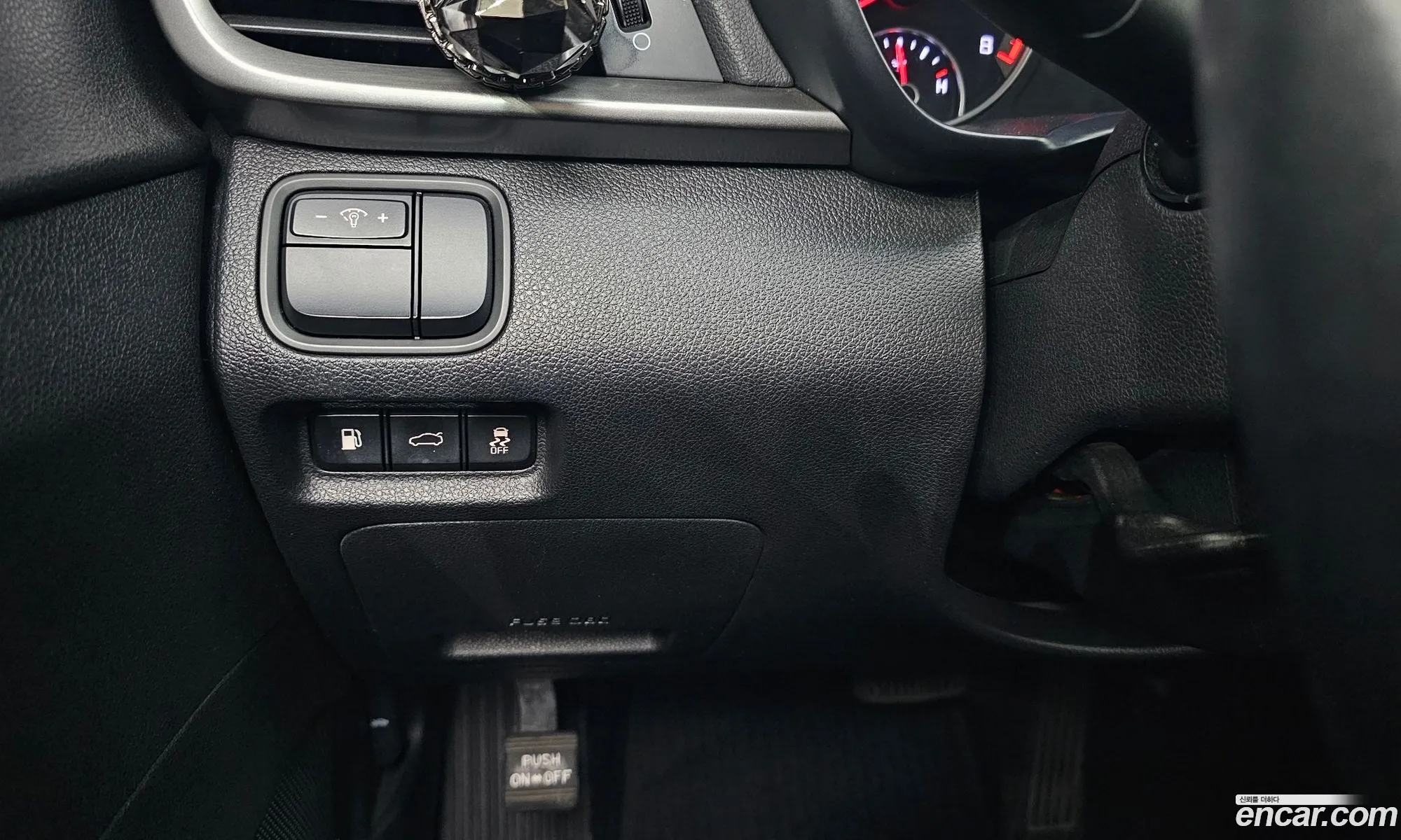 Kia K5 2018 KNAGS416BKA263776 — 9