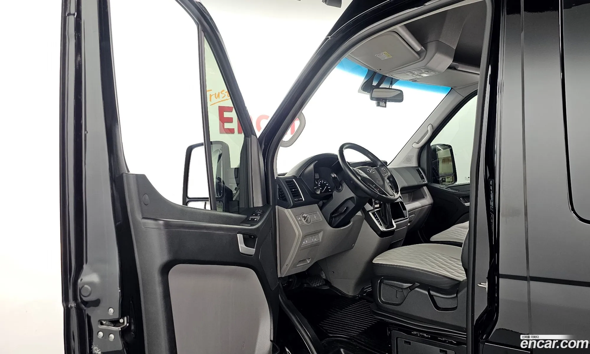 Hyundai Solati 2020 KMJUG17RPLC003131 — 6