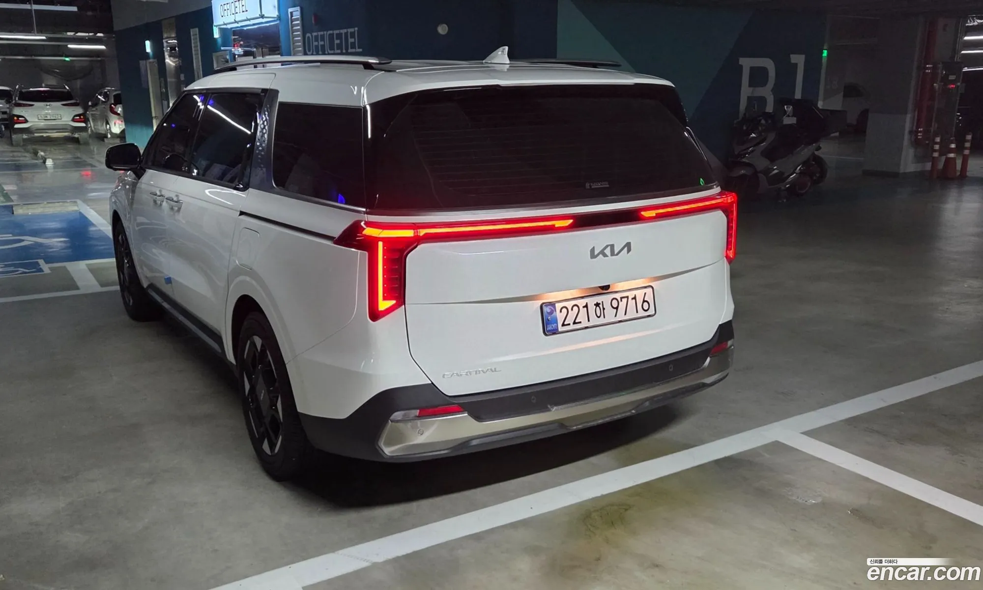 Kia Carnival 2024 — 4