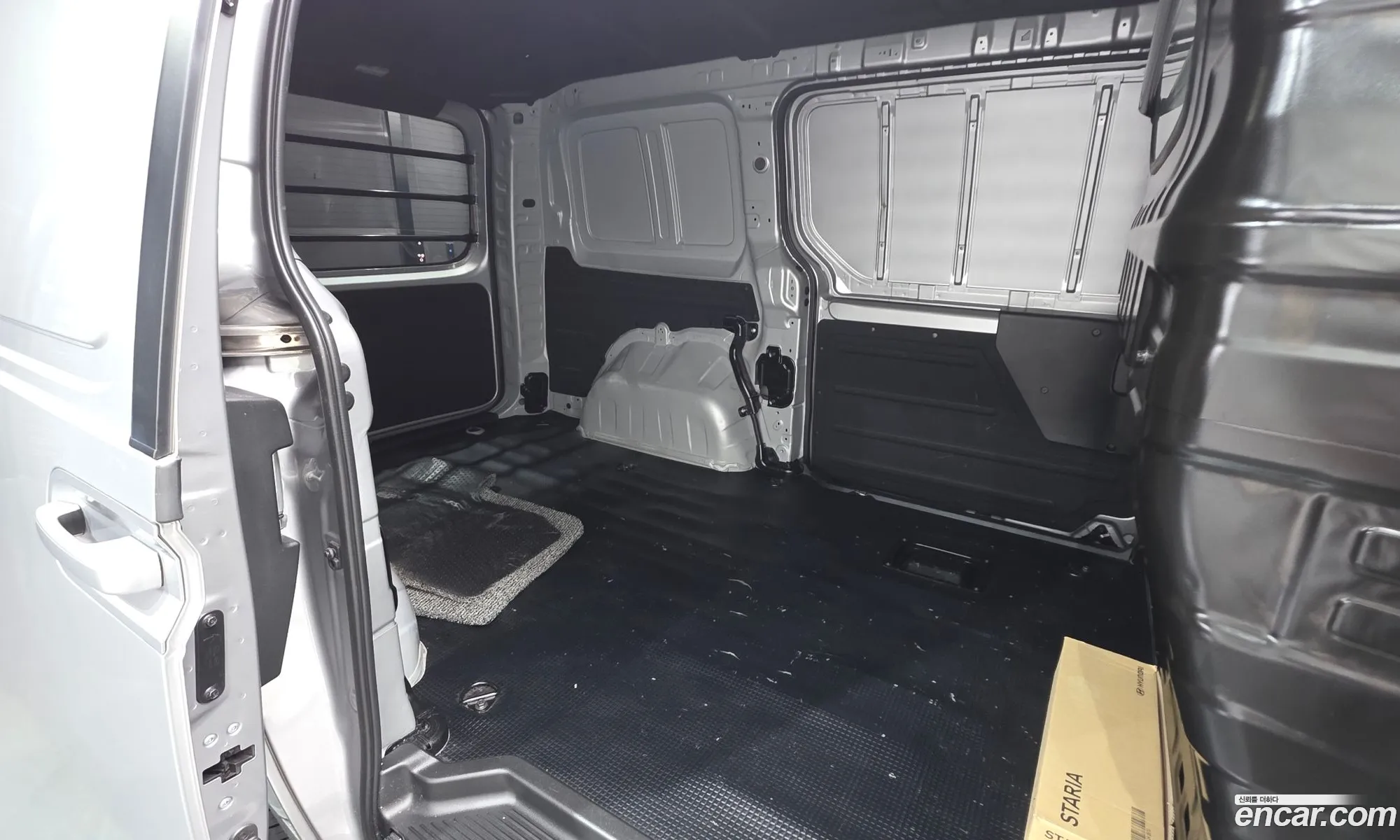 Hyundai Staria 2025 KMFYDX71BSC226355 — 9