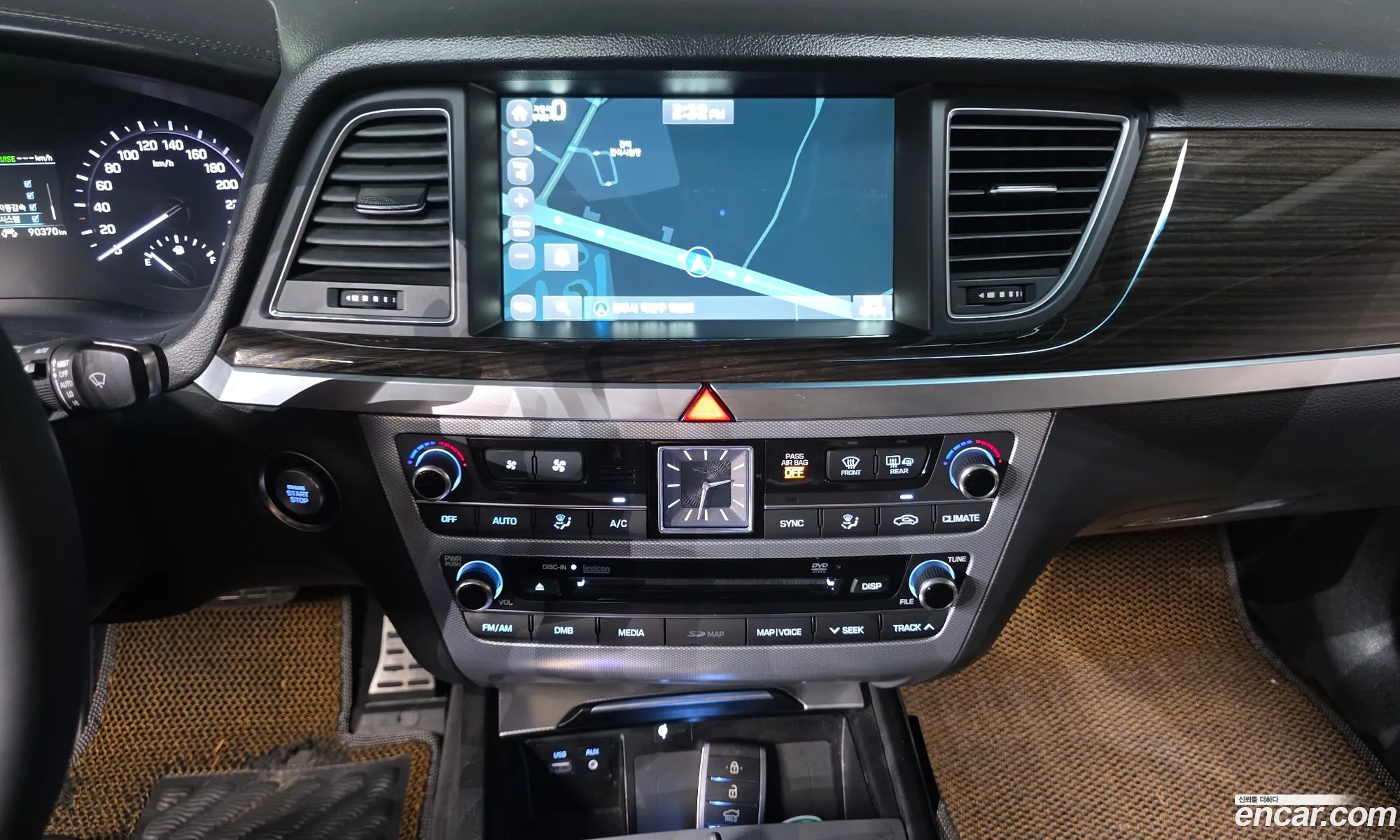 Genesis G80 2017 — 18