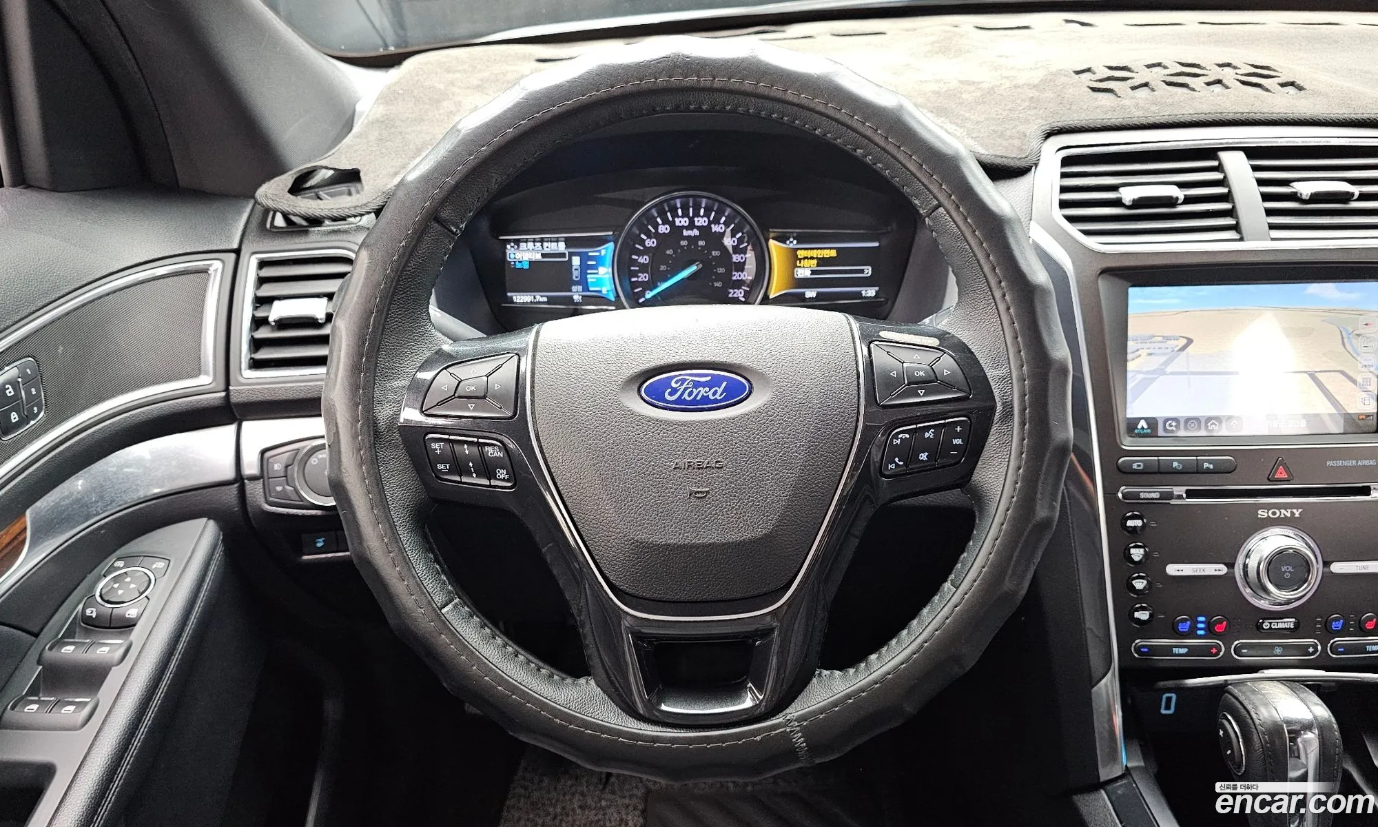Ford Explorer 2018 1FM5K8FH1JGB23063 — 34