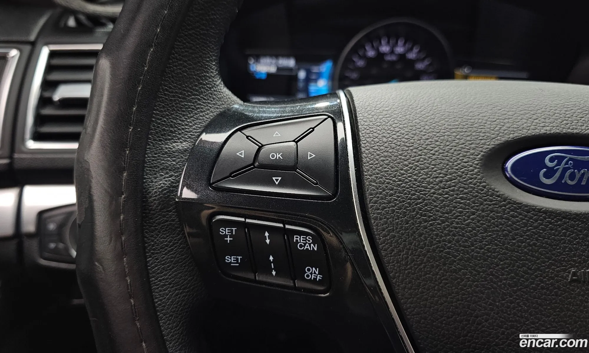 Ford Explorer 2018 1FM5K8FH1JGB23063 — 2