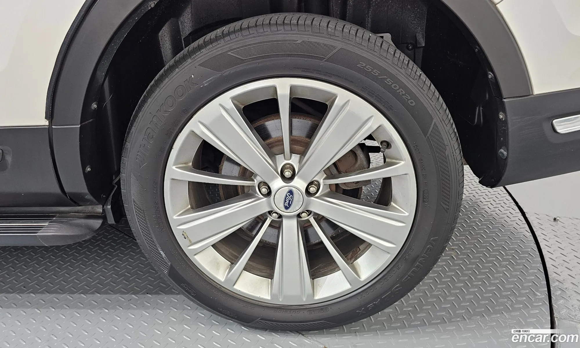 Ford Explorer 2018 1FM5K8FH1JGB23063 — 8