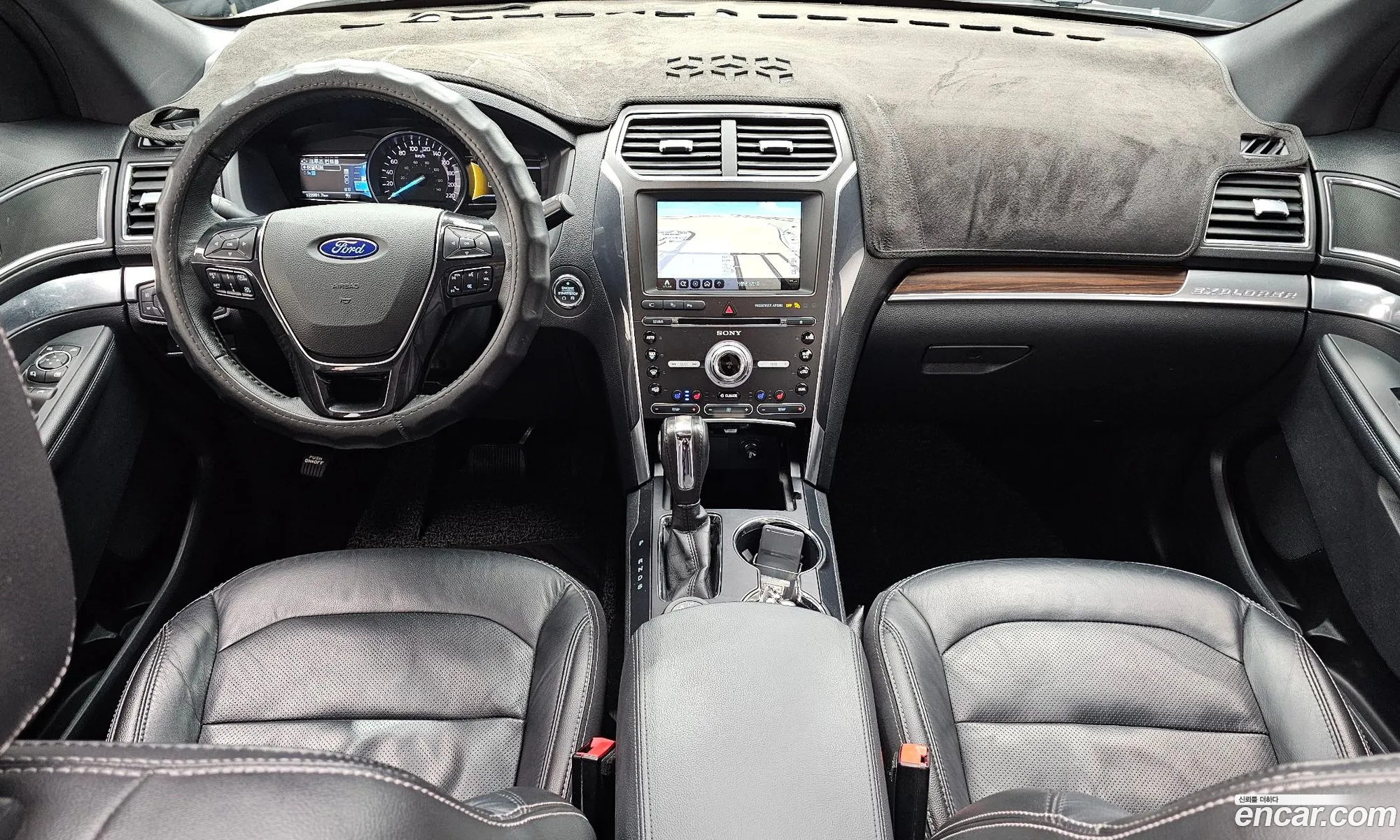 Ford Explorer 2018 1FM5K8FH1JGB23063 — 17