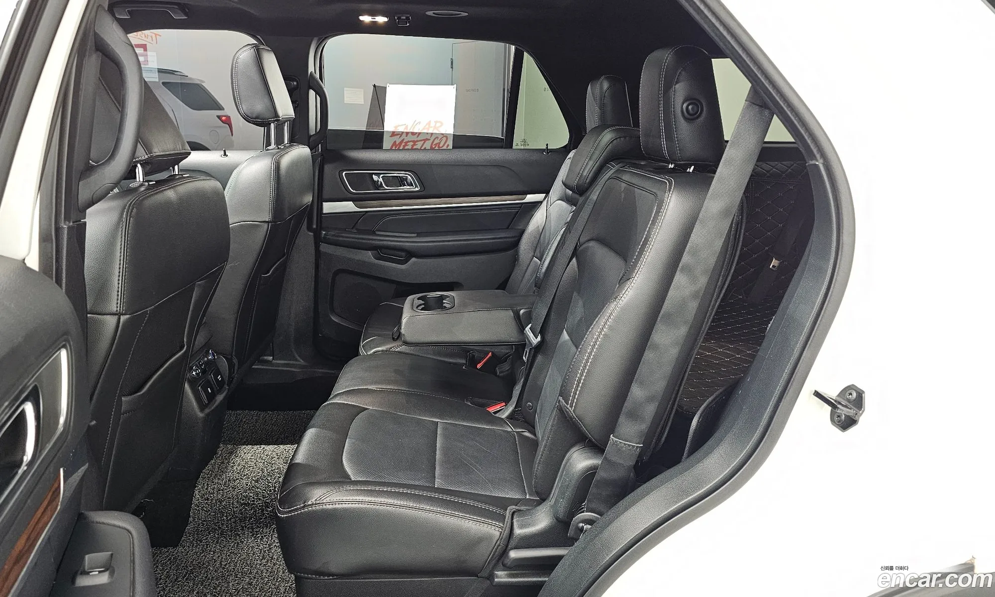 Ford Explorer 2018 1FM5K8FH1JGB23063 — 7