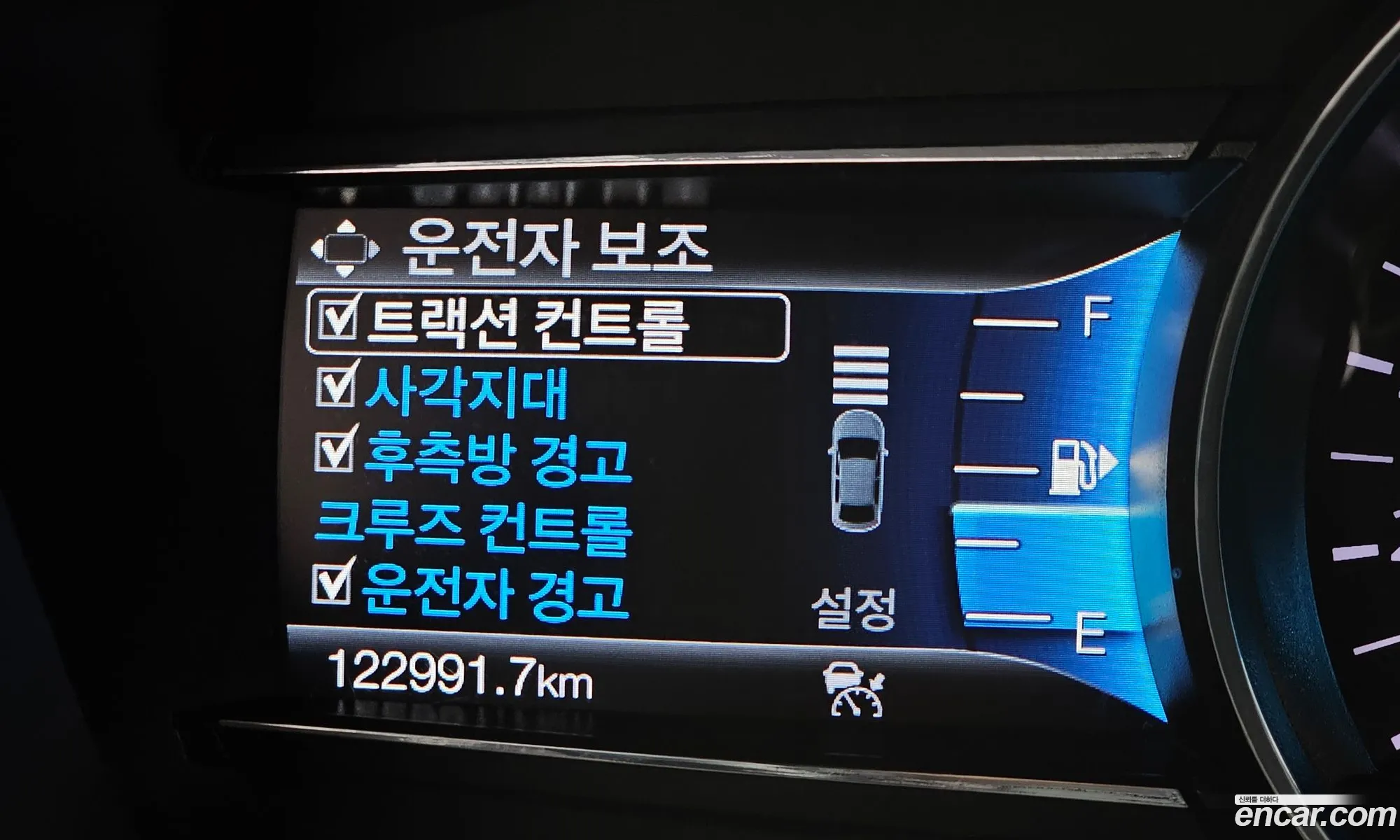 Ford Explorer 2018 1FM5K8FH1JGB23063 — 30