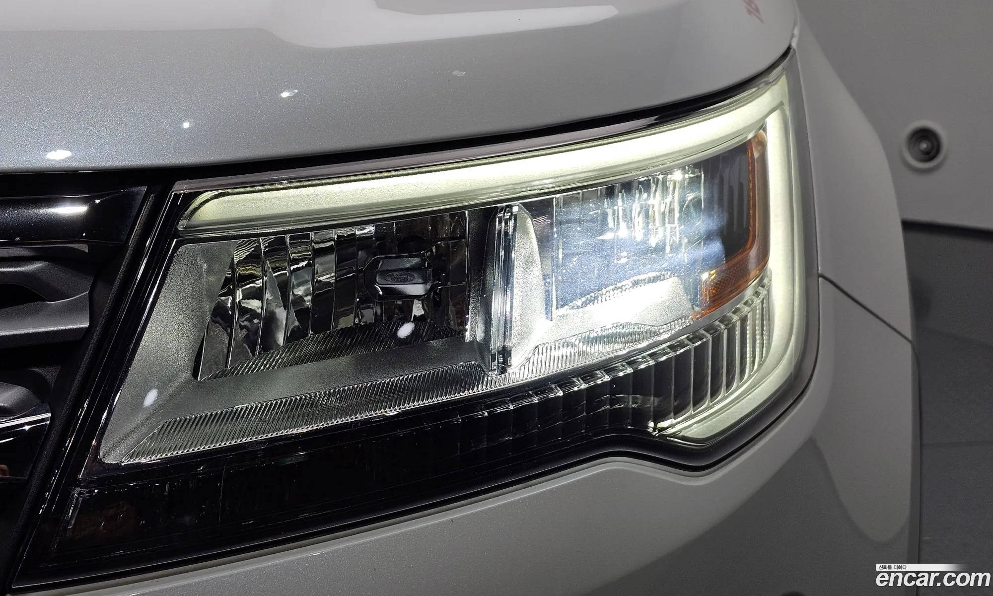 Ford Explorer 2018 1FM5K8FH1JGB23063 — 19