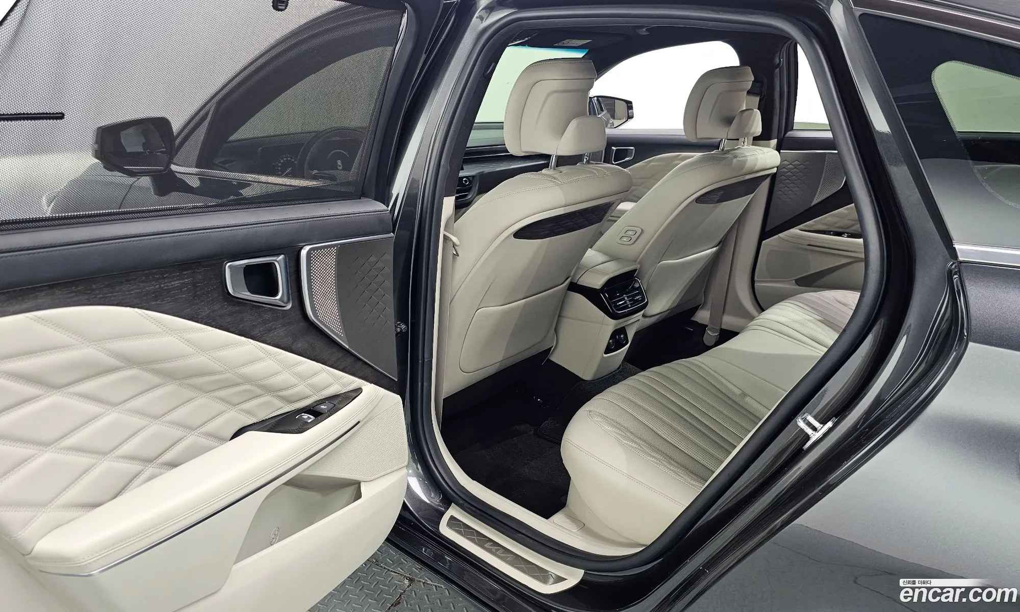 Kia K8 Hybrid 2022 — 30