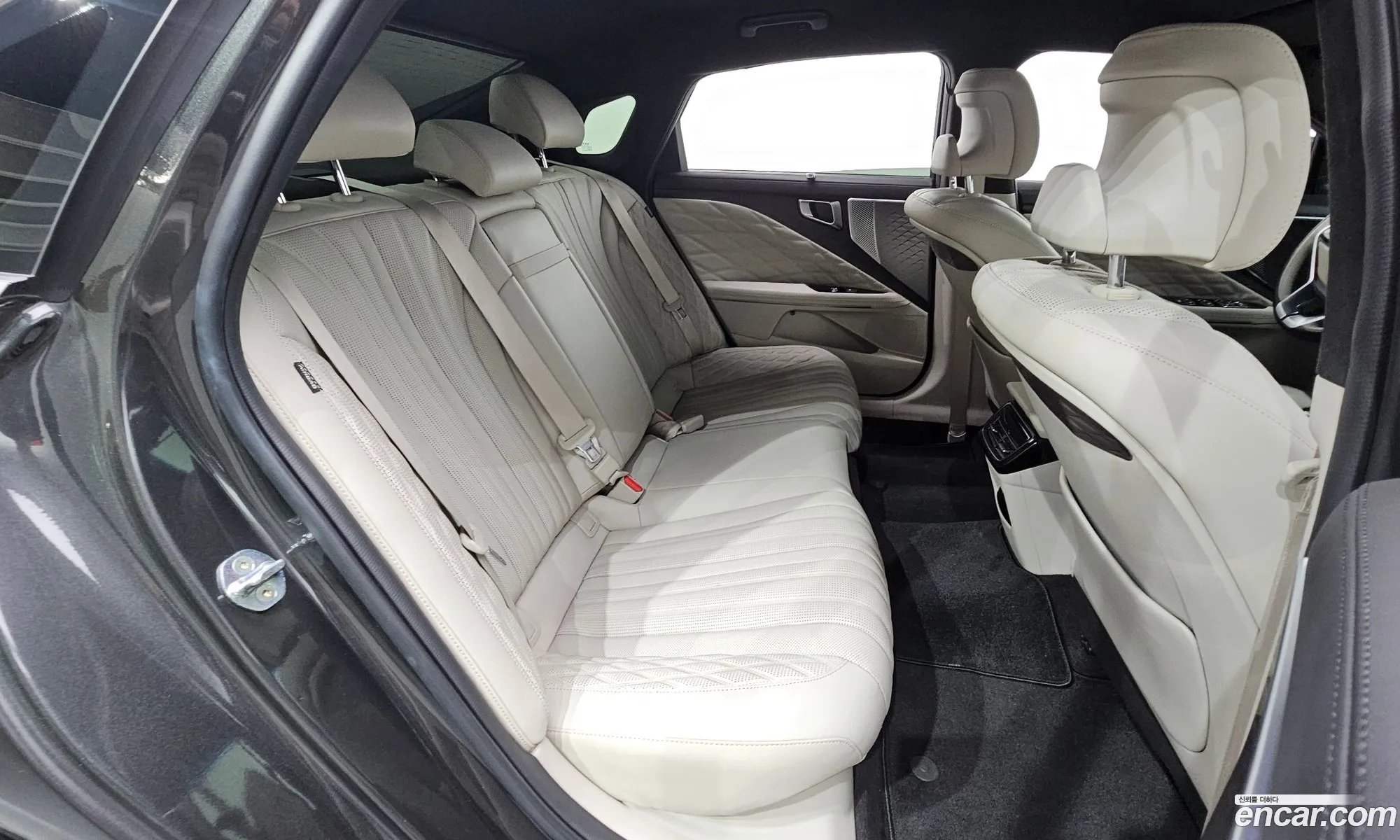 Kia K8 Hybrid 2022 — 29