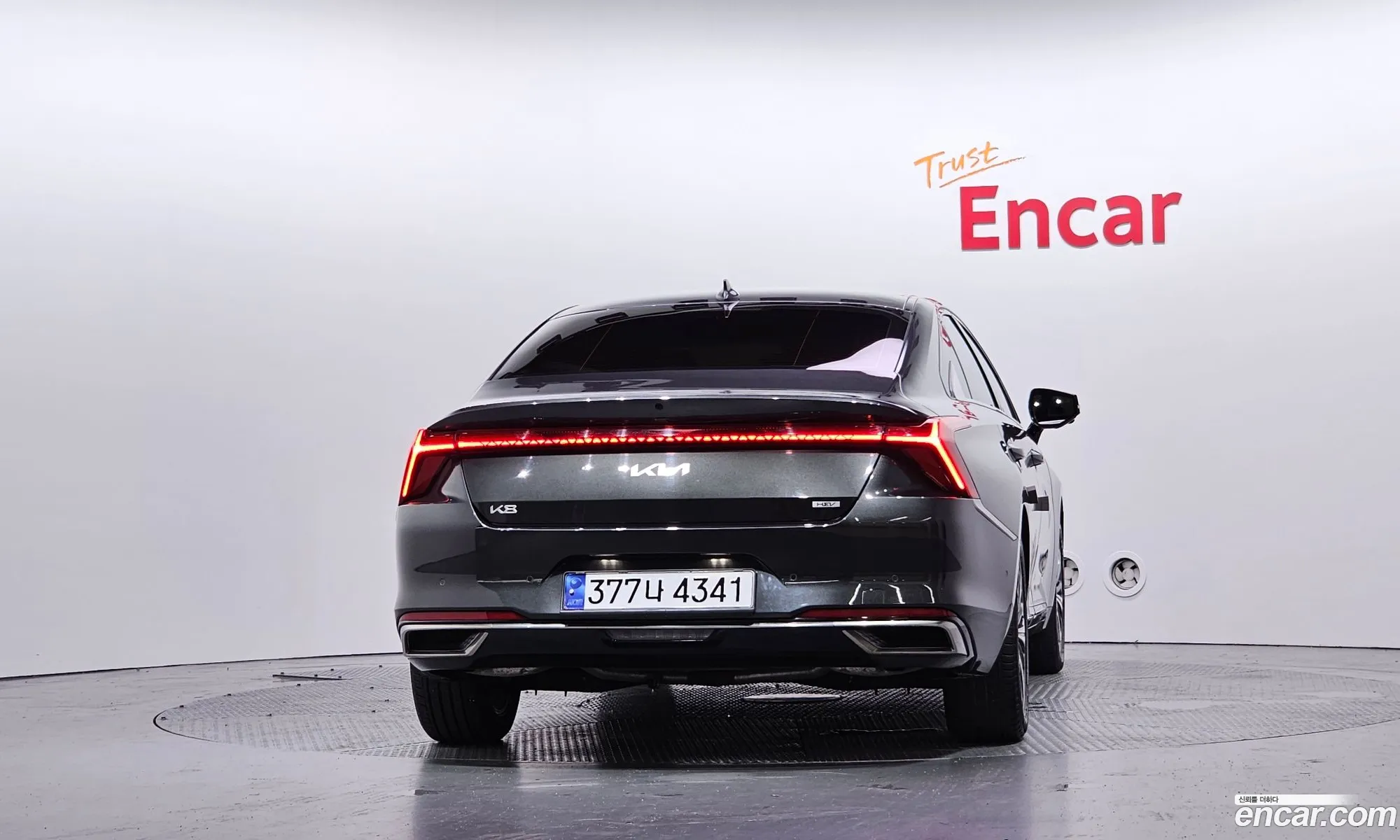 Kia K8 Hybrid 2022 — 7