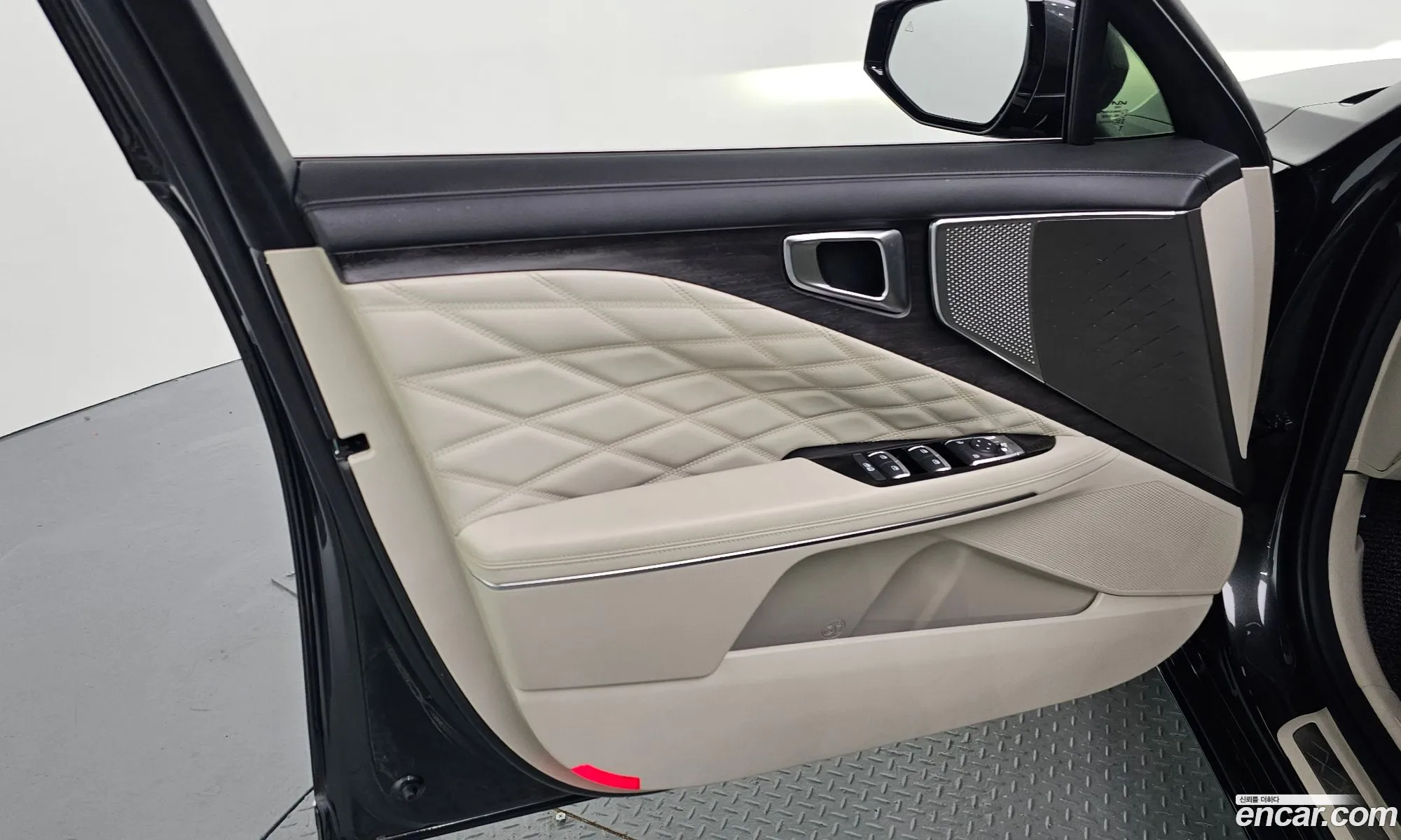 Kia K8 Hybrid 2022 — 27