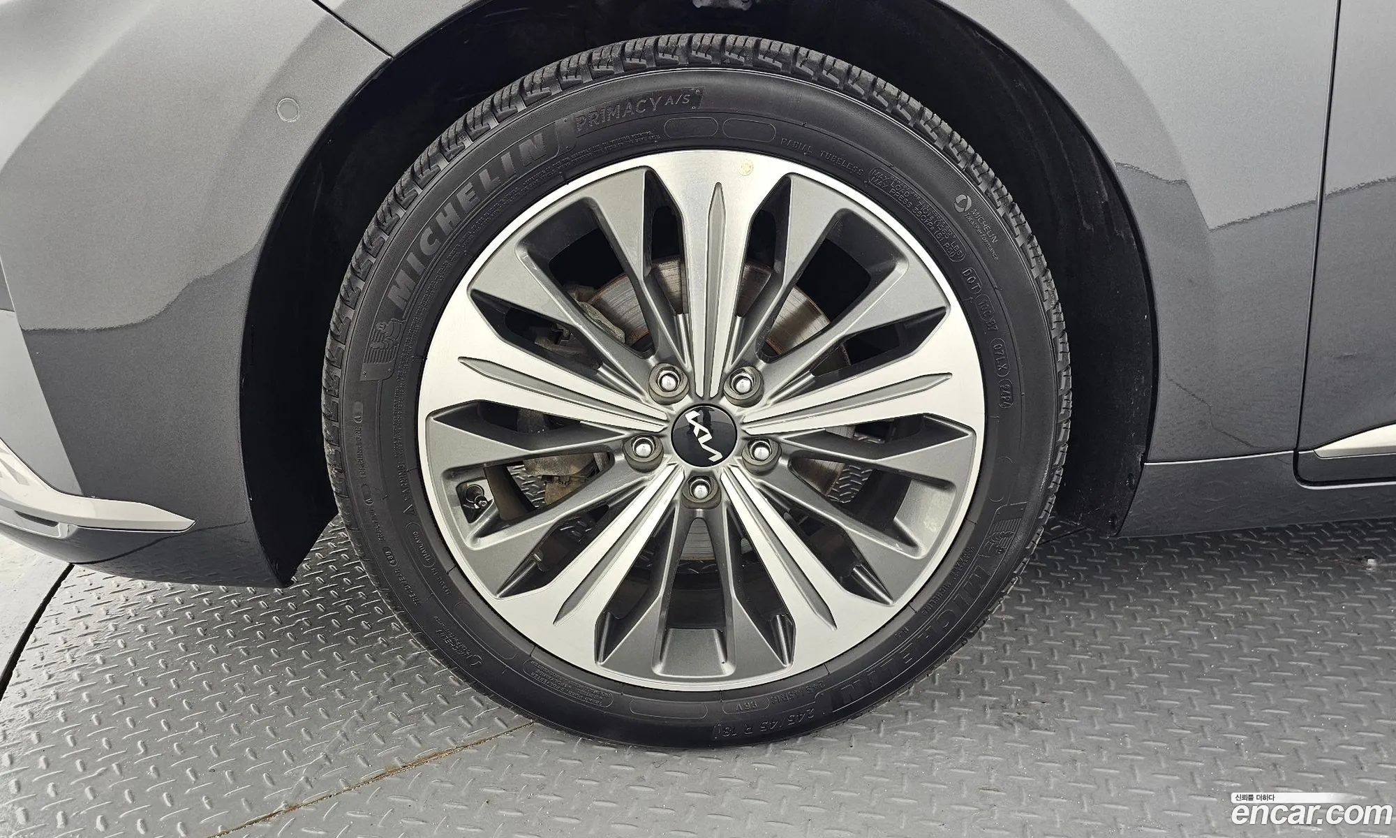 Kia K8 Hybrid 2022 — 13