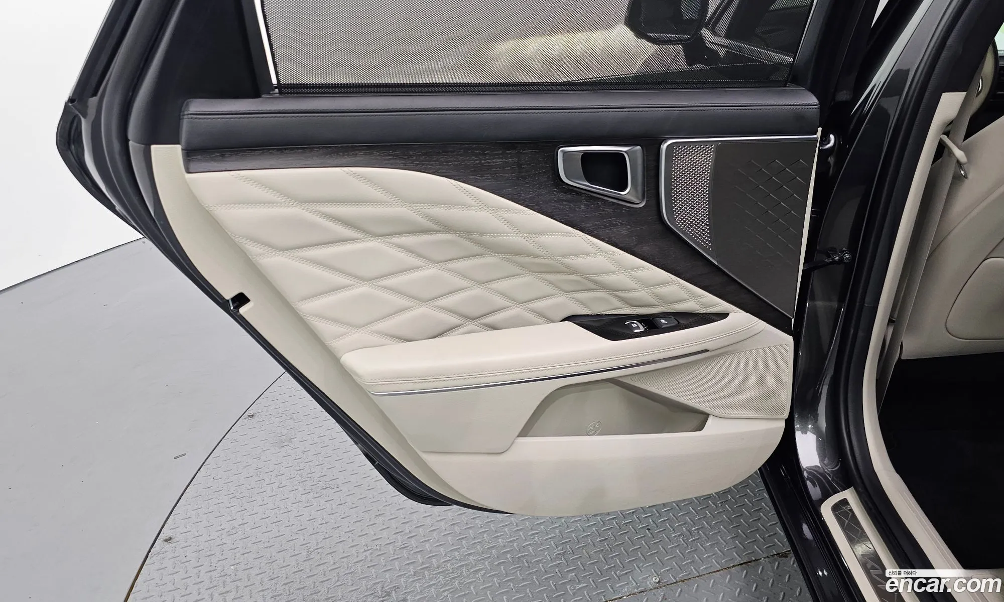 Kia K8 Hybrid 2022 — 6