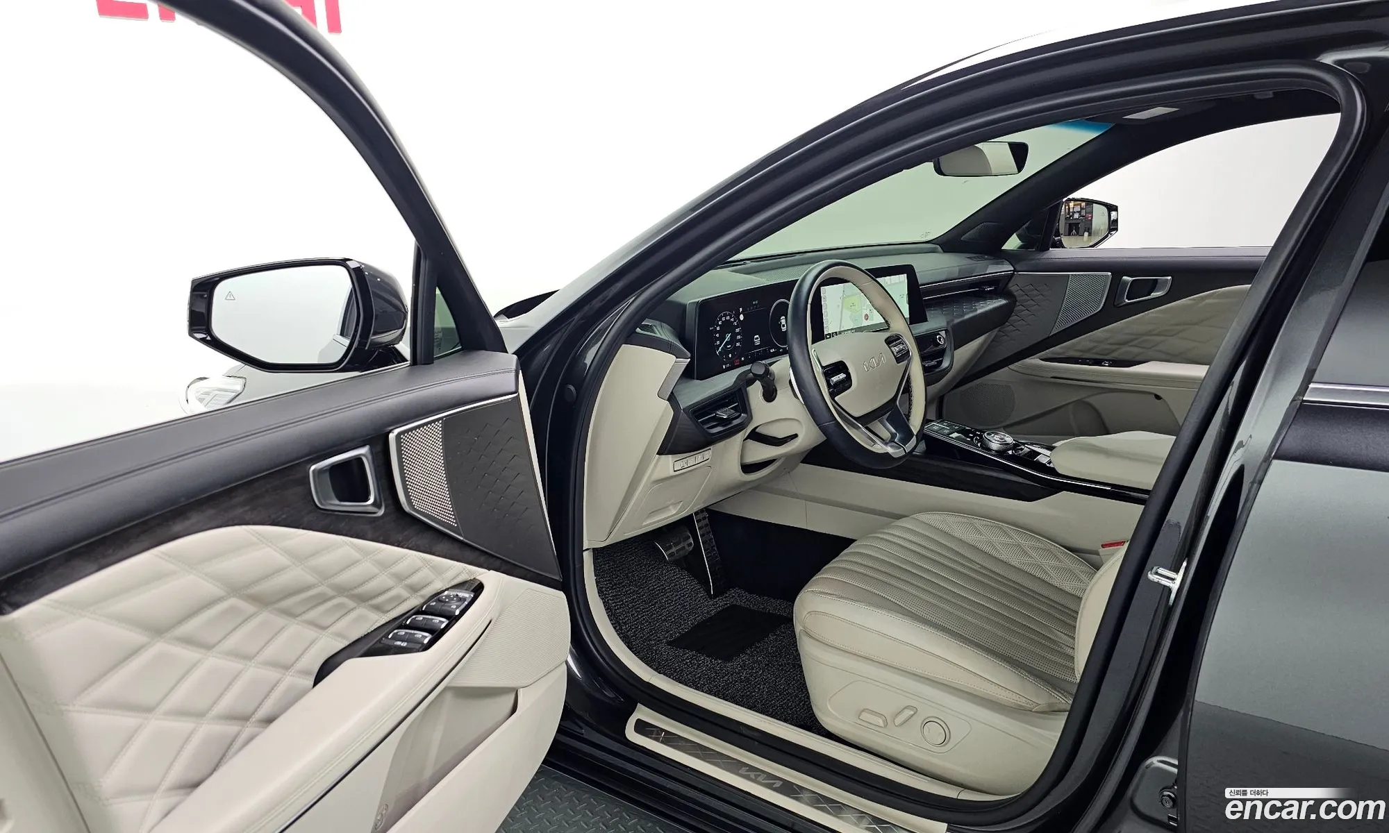 Kia K8 Hybrid 2022 — 23