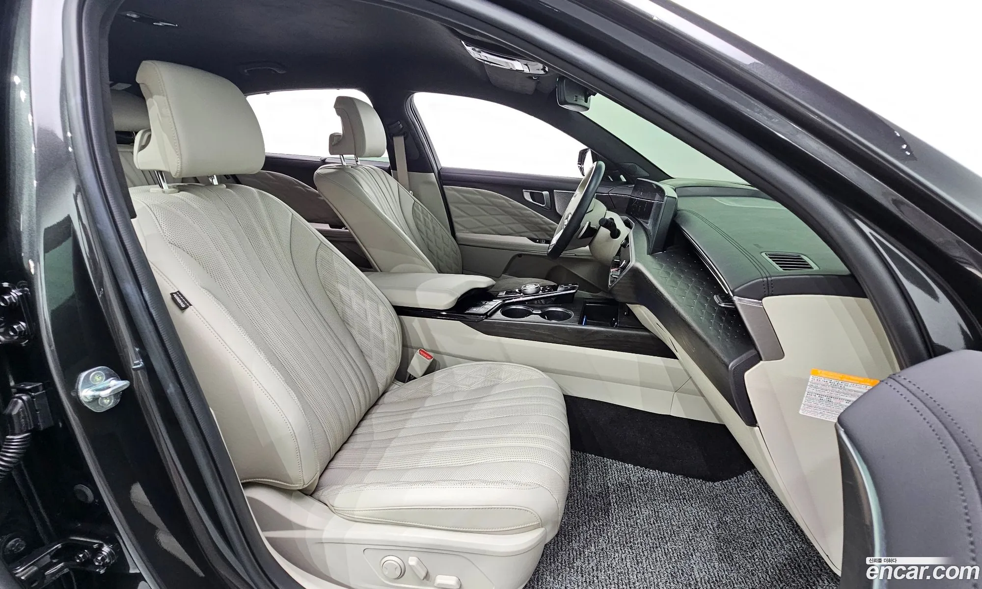 Kia K8 Hybrid 2022 — 12