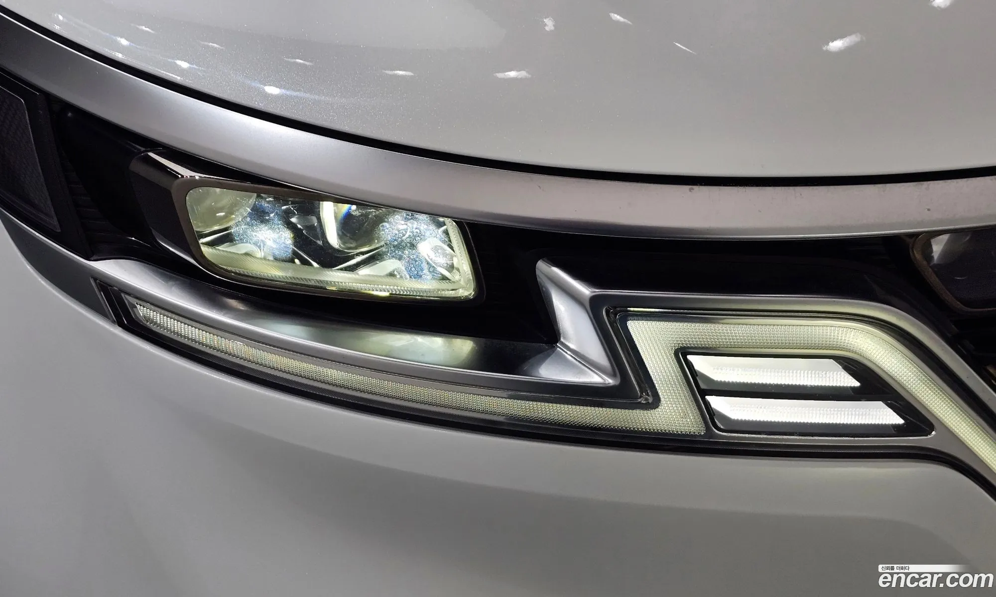Kia Carnival 2020 KNANE81BBMS003500 — 32