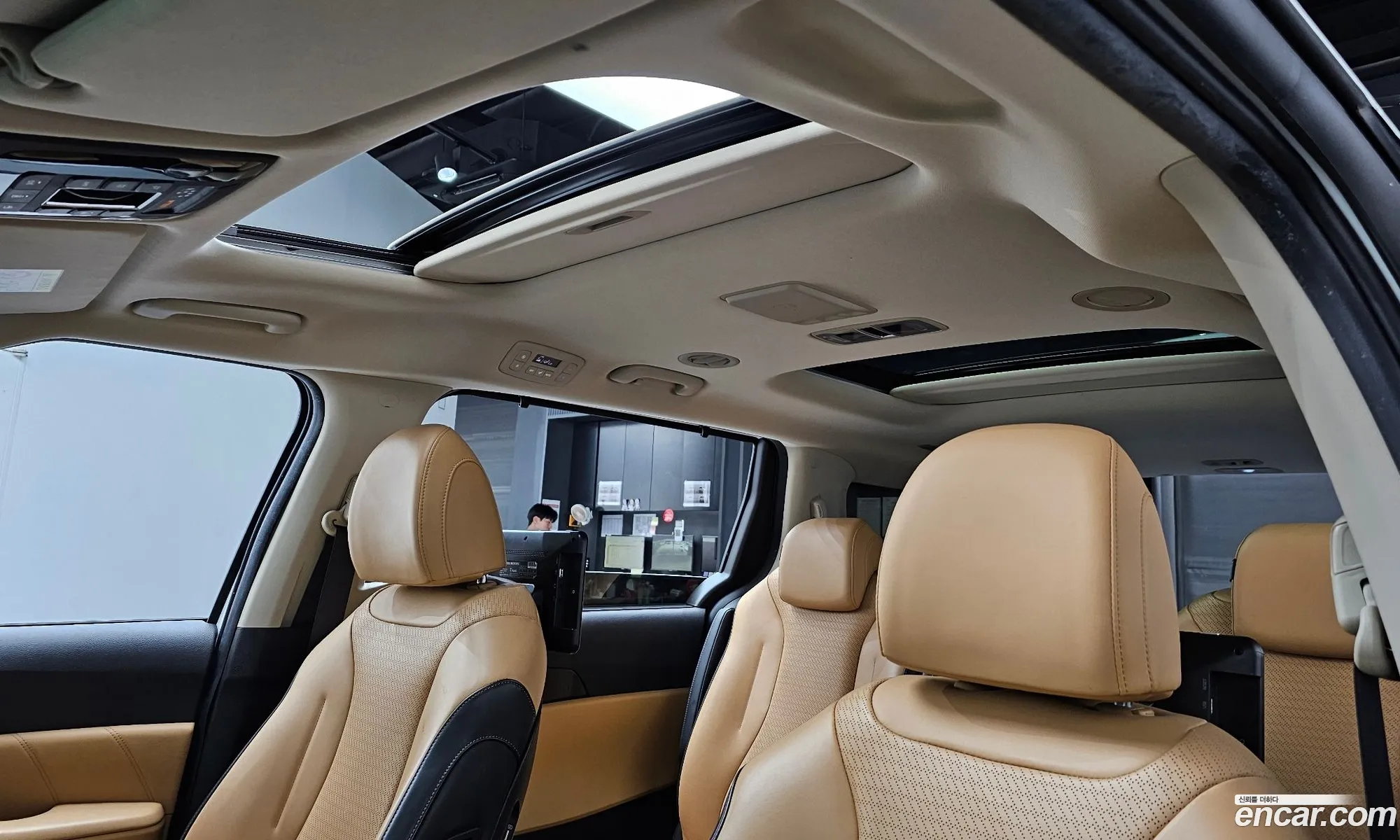 Kia Carnival 2020 KNANE81BBMS003500 — 21