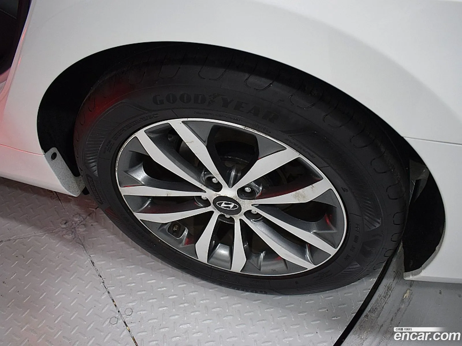 Hyundai Grandeur HG 2011 — 16