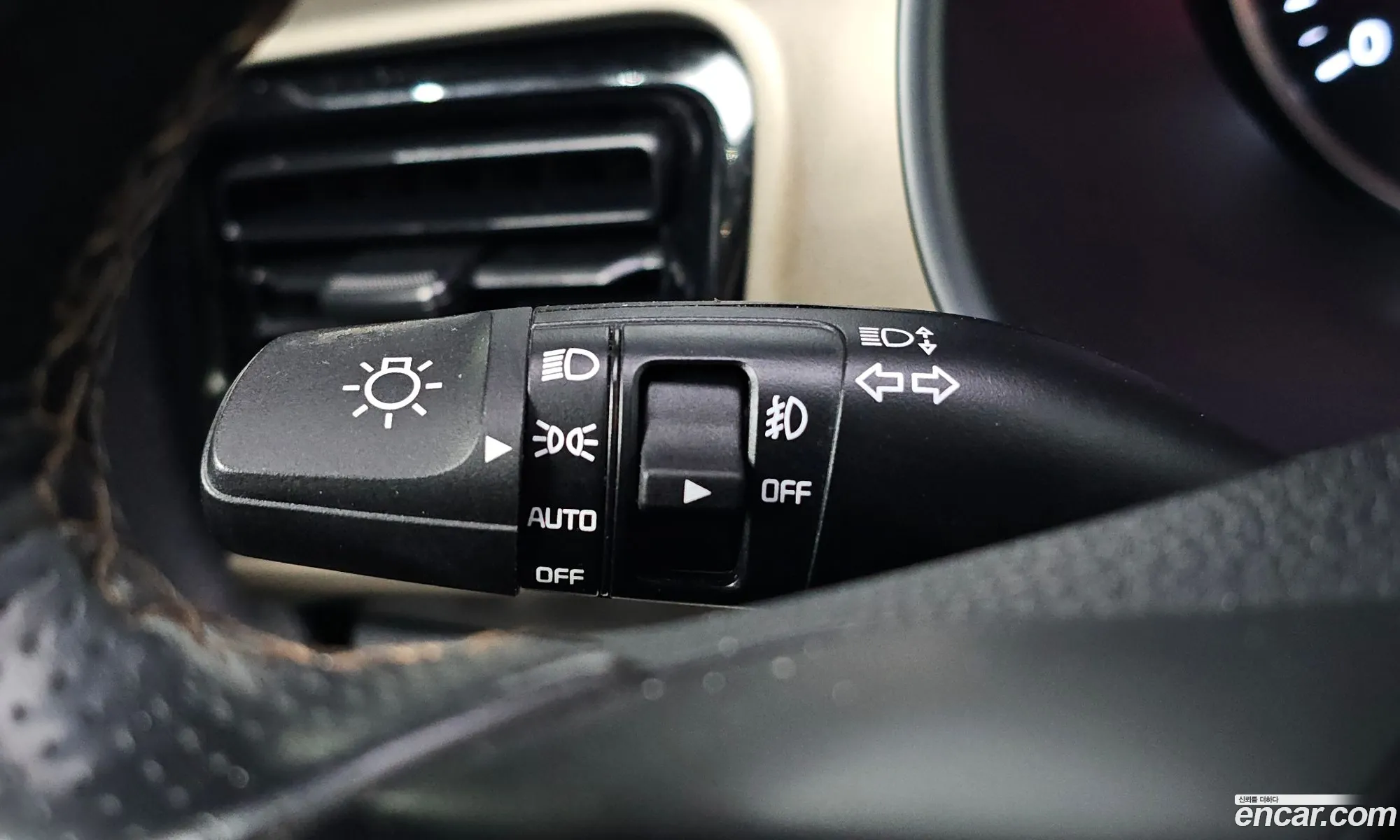Kia Stonic 2018 KNAD6814BJS158309 — 9