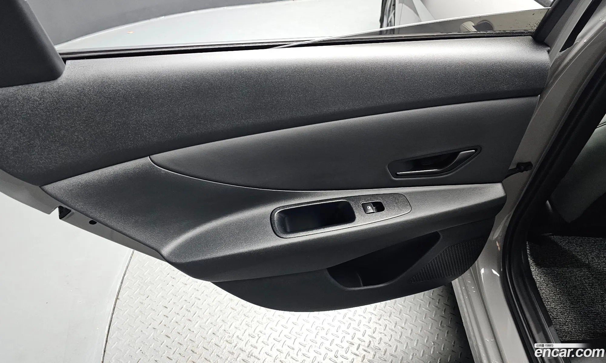 Hyundai Elantra 2025 — 13
