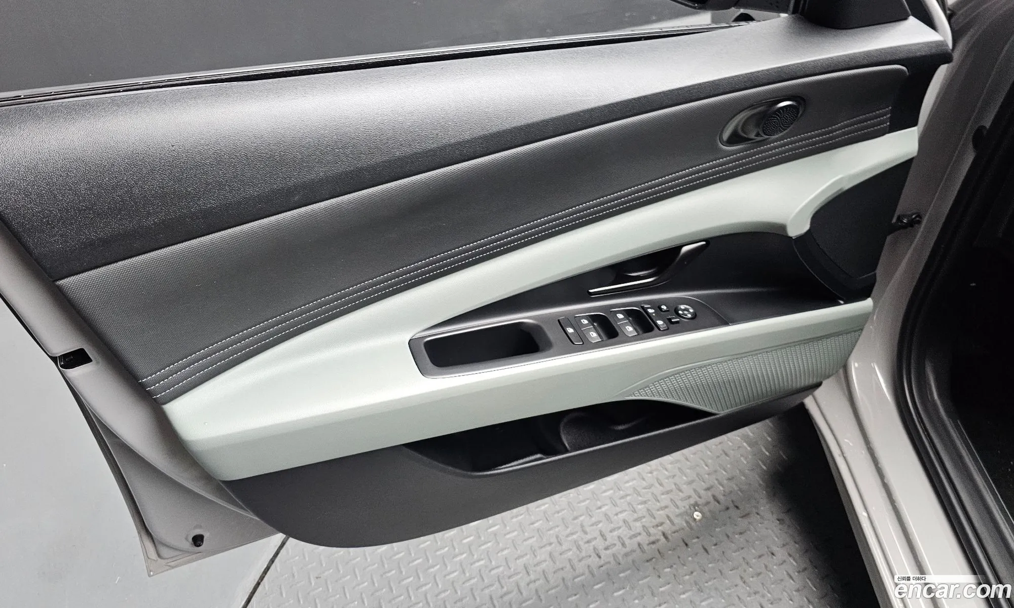 Hyundai Elantra 2025 — 26