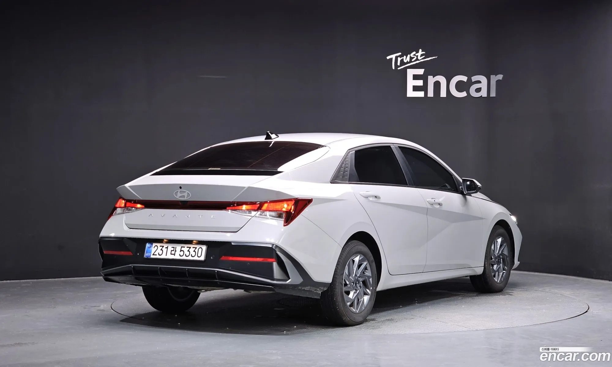 Hyundai Elantra 2025 — 27