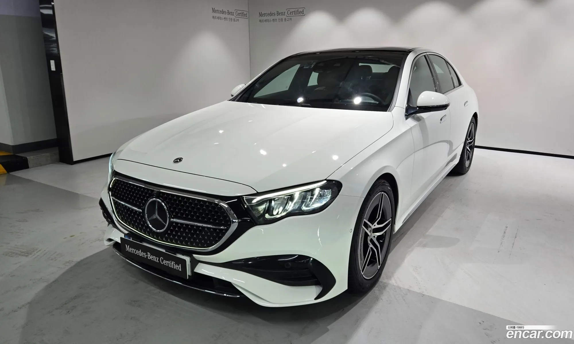 Mercedes-Benz E-Class W214 2025 — 13