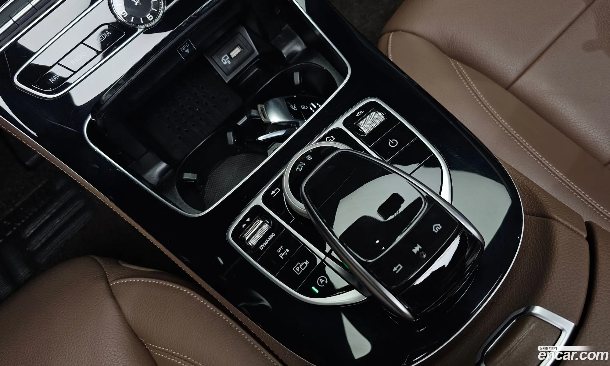 Mercedes-Benz E-Class W213 2020 — 23