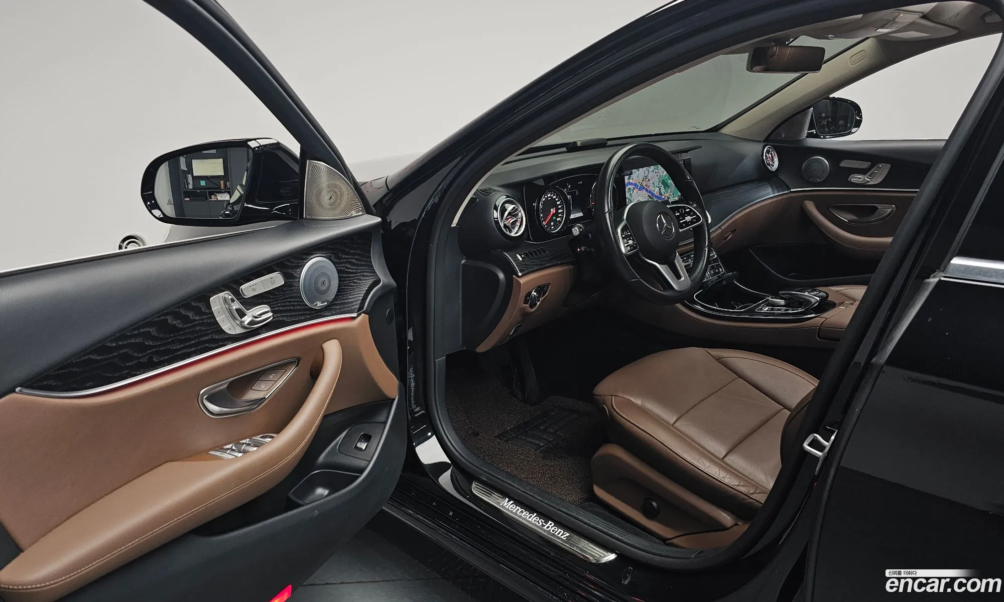Mercedes-Benz E-Class W213 2020 — 25