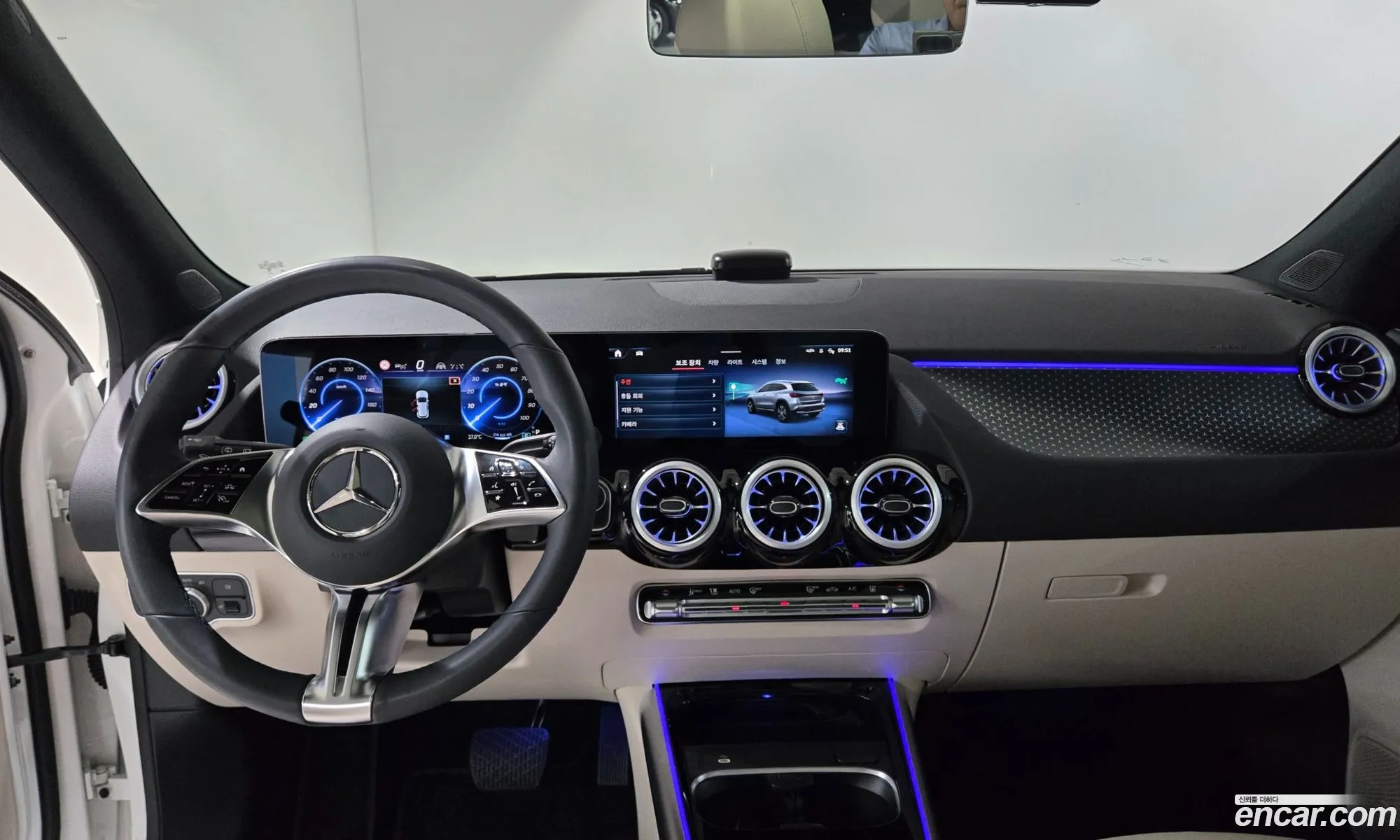Mercedes-Benz EQA H243 2025 — 8