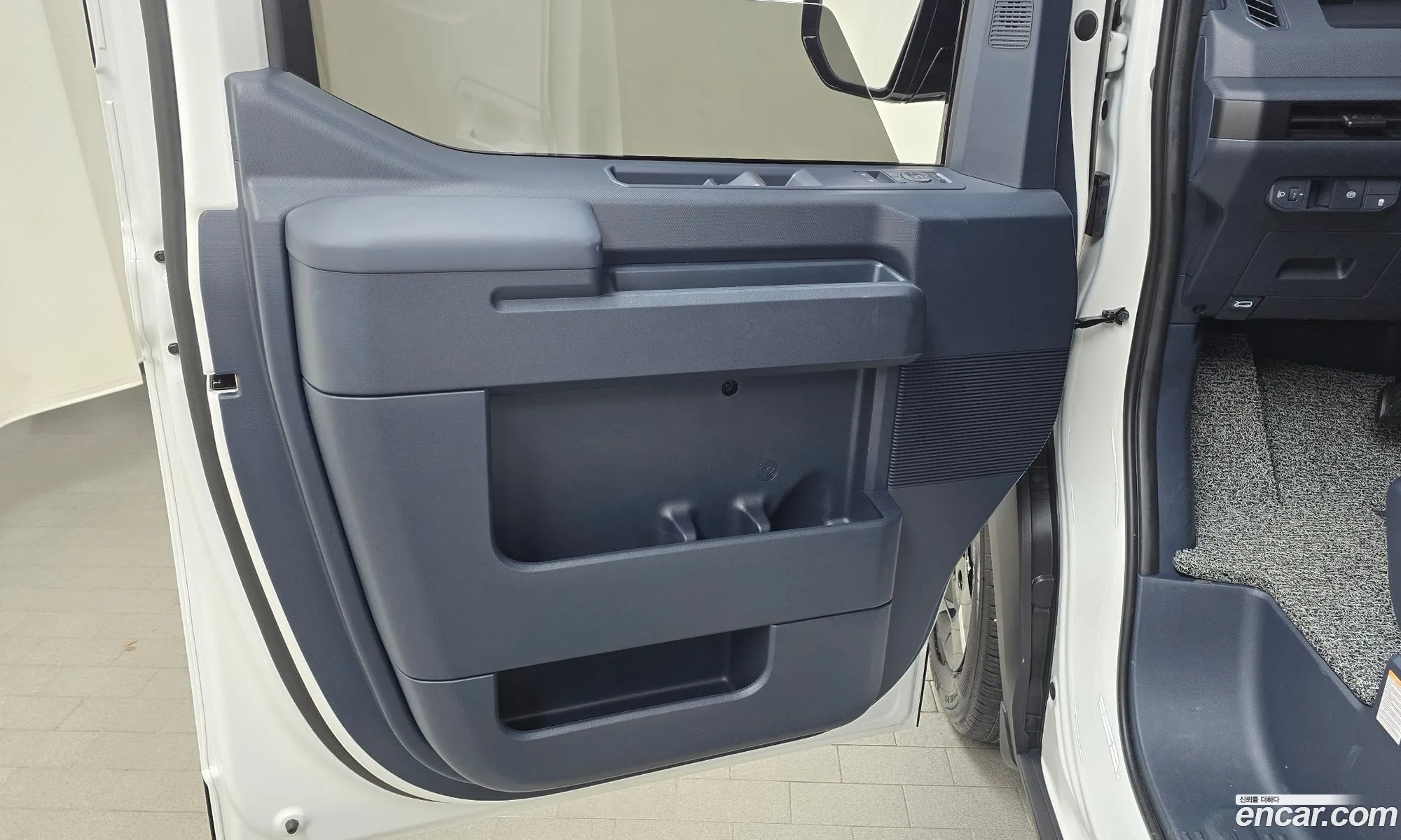 Kia PV5 2026 — 4