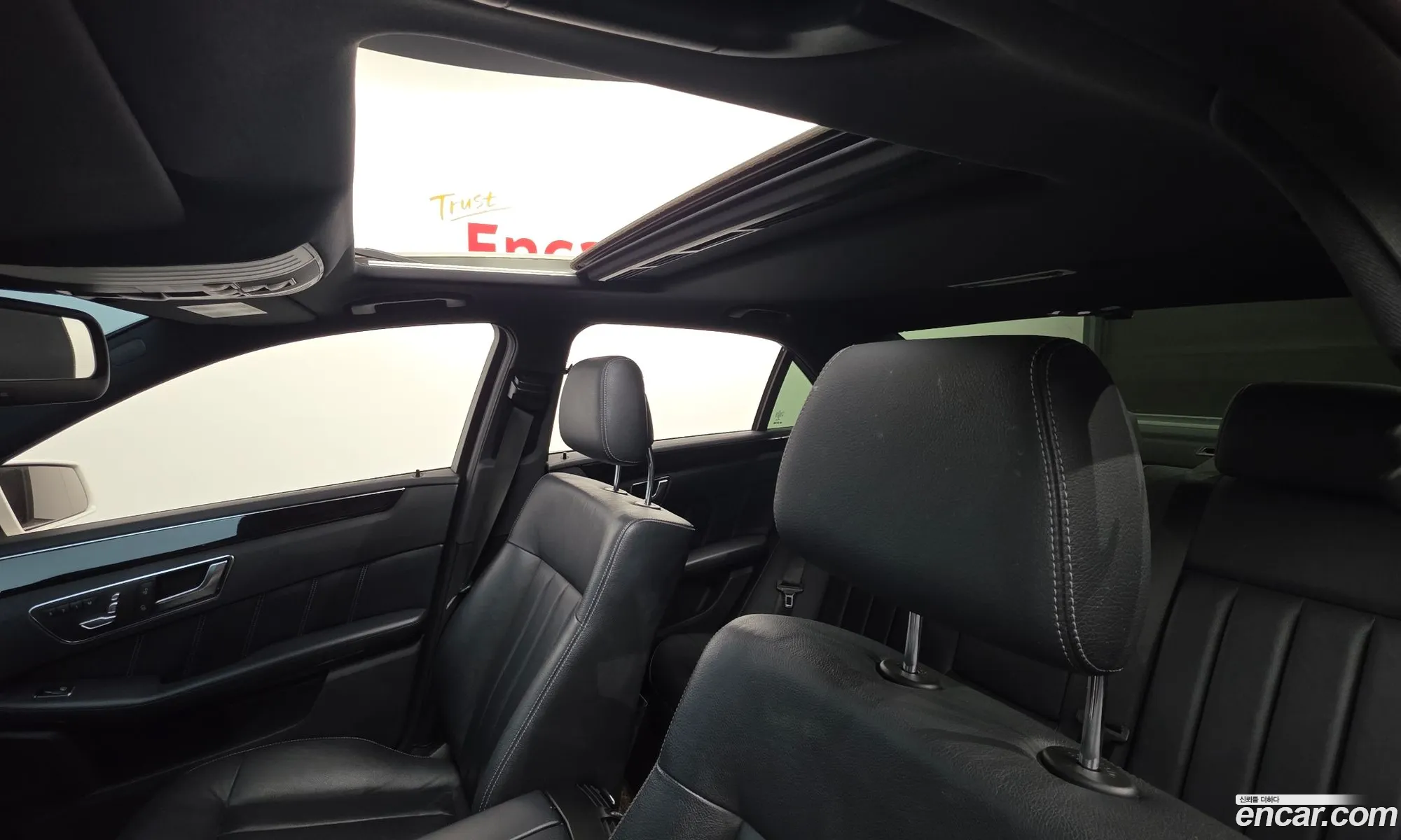 Mercedes-Benz E-Class W212 2014 WDDHF0CB9EA918013 — 13