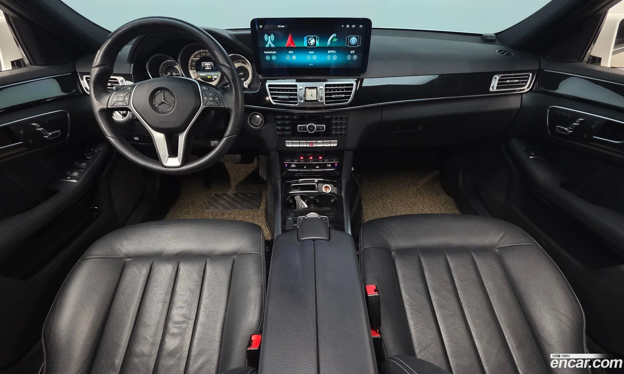 Mercedes-Benz E-Class W212 2014 WDDHF0CB9EA918013 — 17