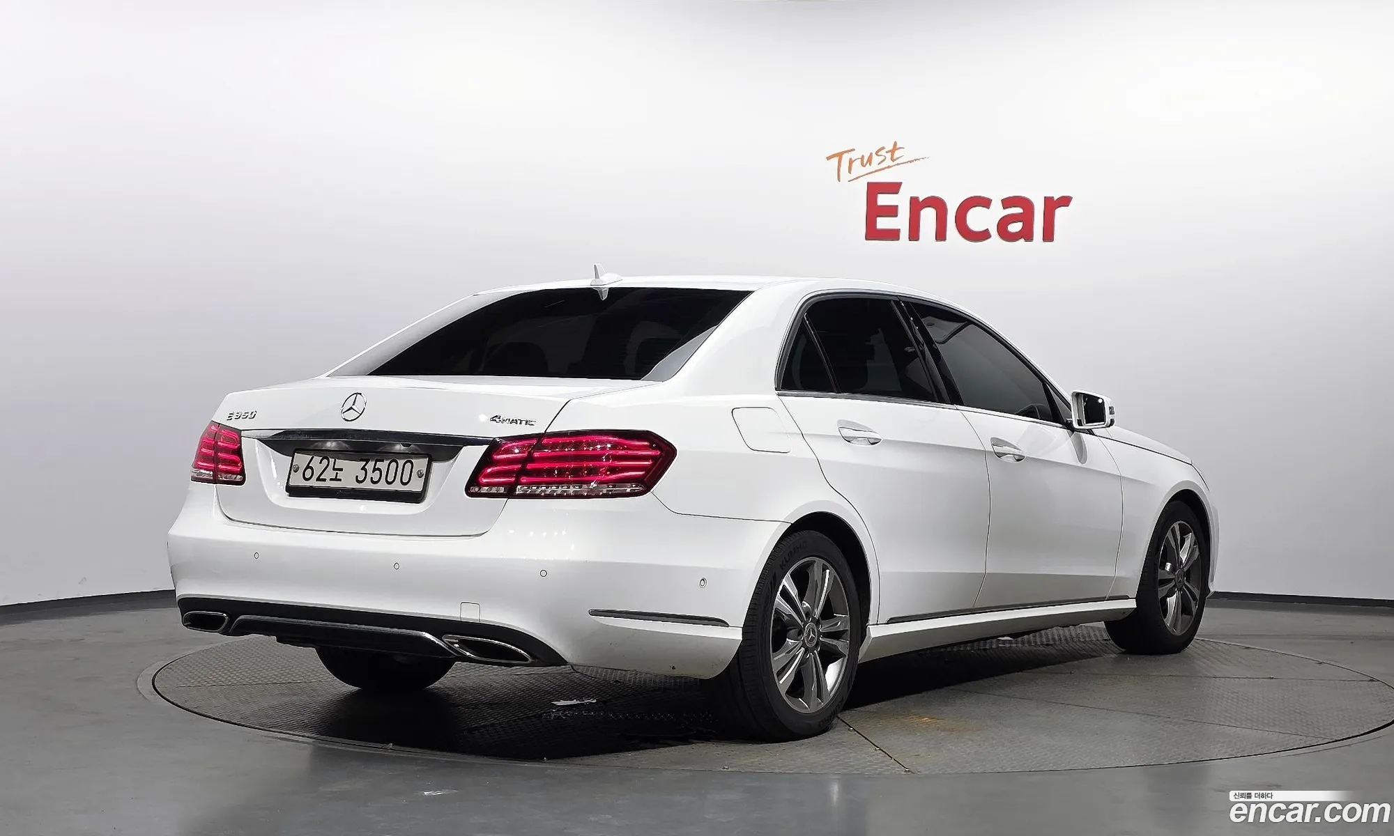 Mercedes-Benz E-Class W212 2014 WDDHF0CB9EA918013 — 4