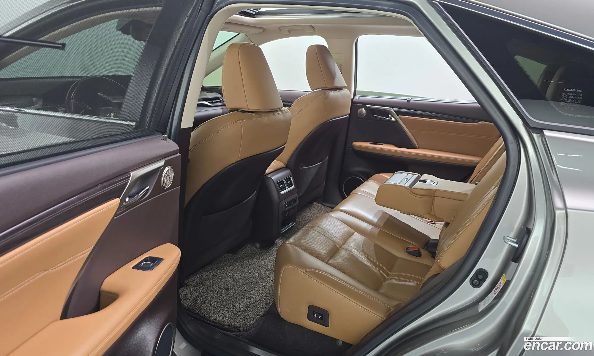 Lexus RX450h 2018 — 28