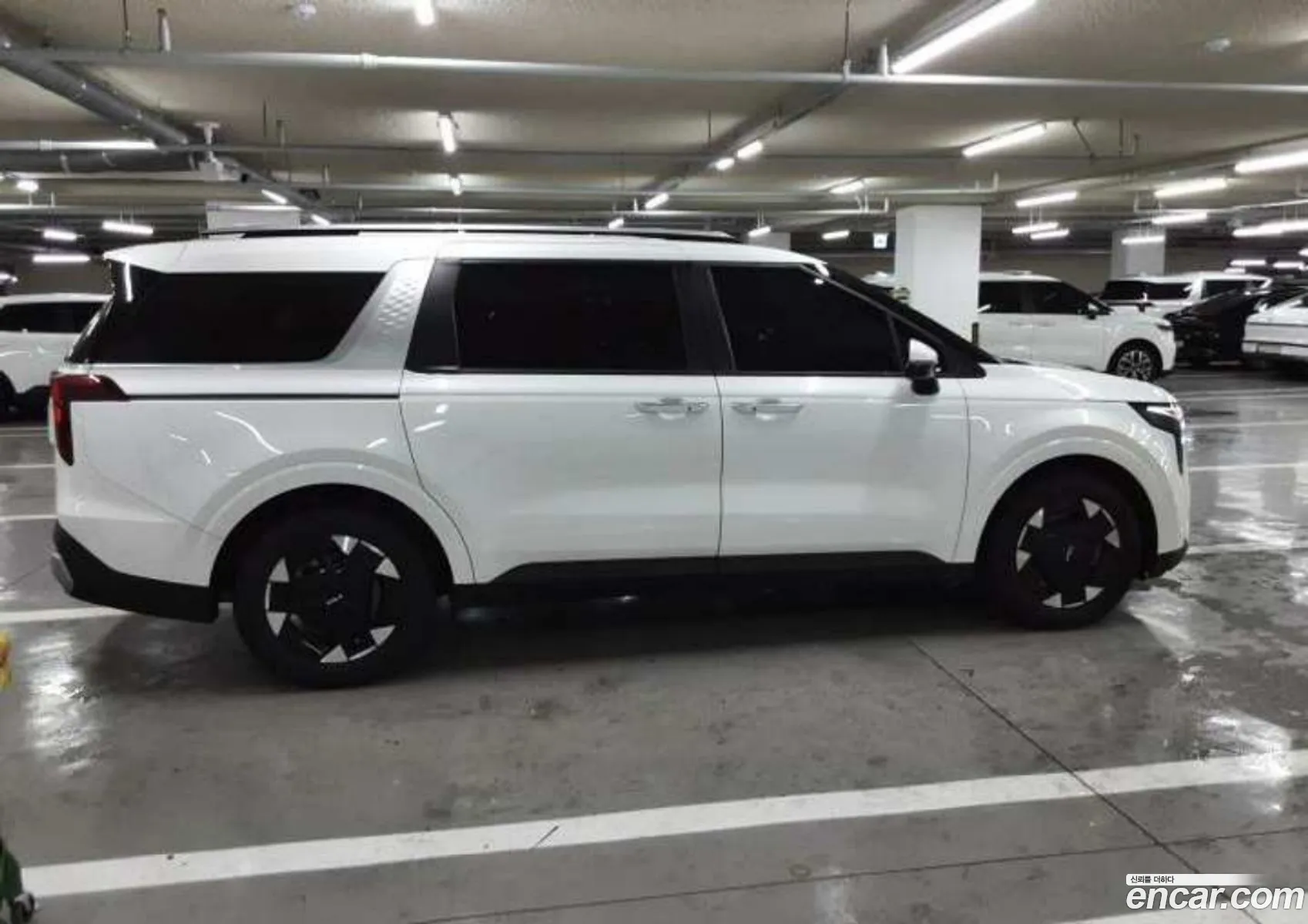 Kia Carnival 2024 — 16