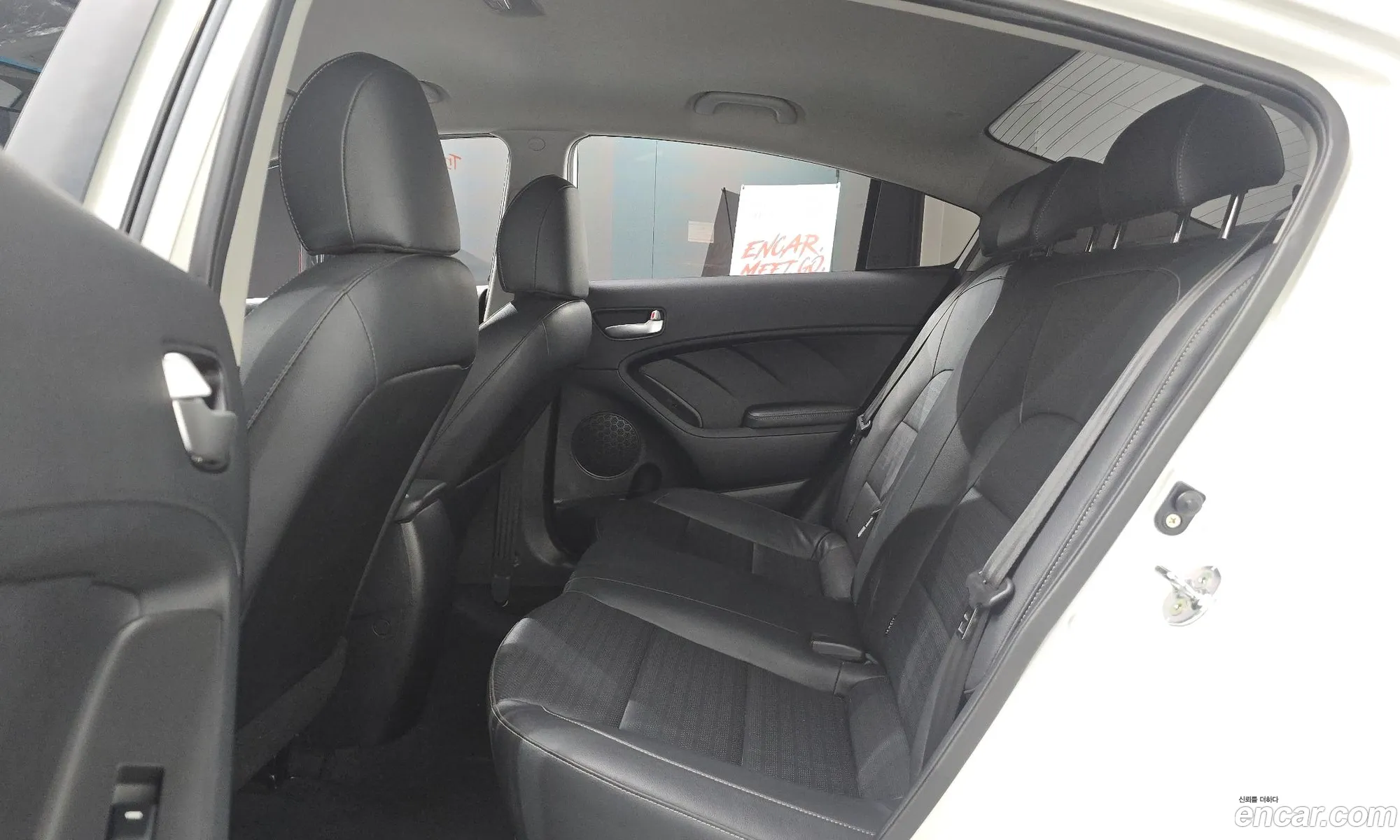 Kia K3 2016 KNAFK412BHA691876 — 30