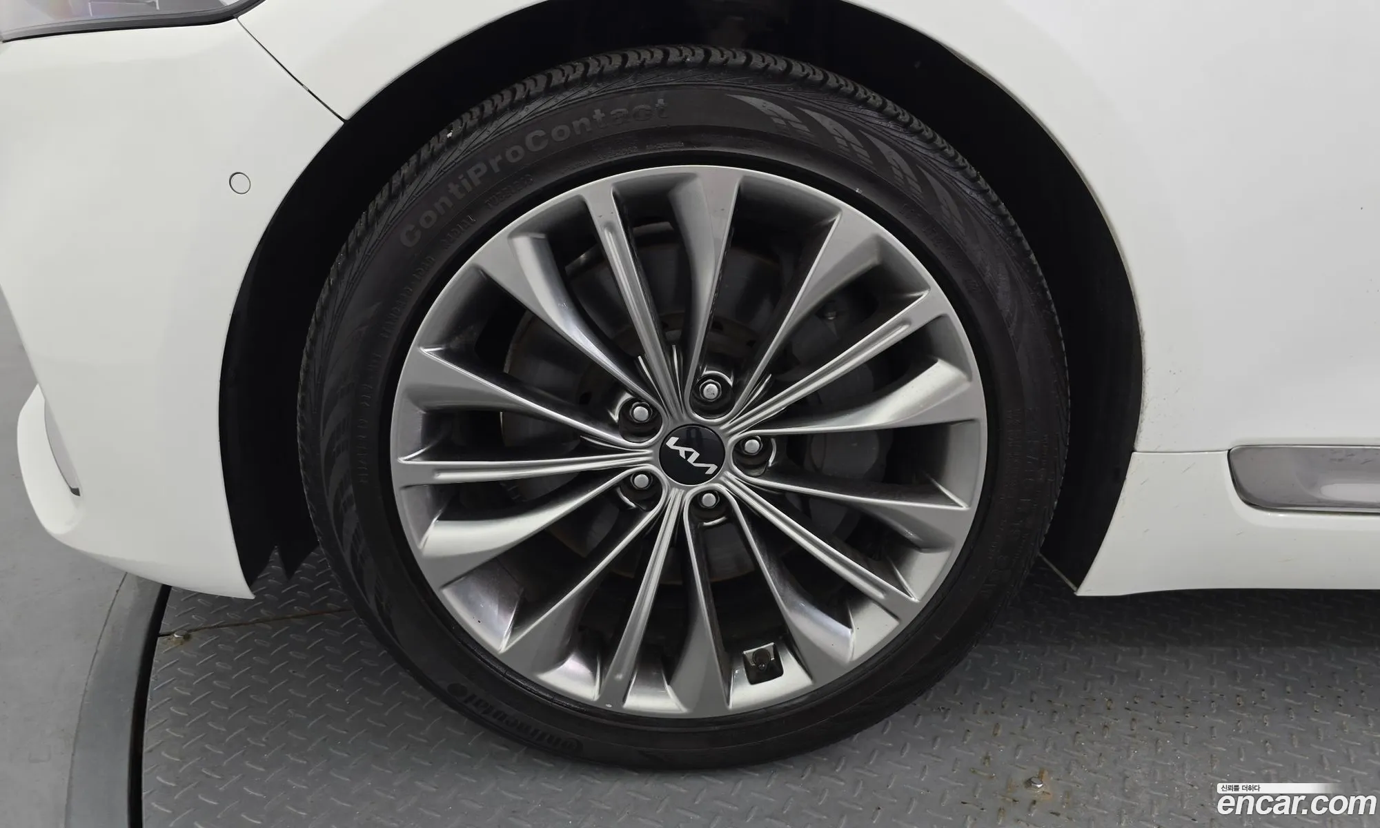 Kia K9 2022 KNAS3418DNS040352 — 15