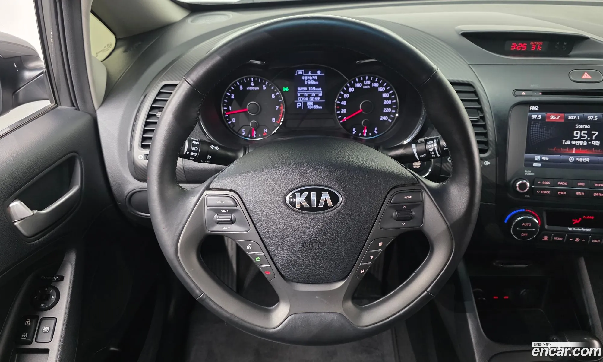 Kia K3 2013 KNAFK412BDA083923 — 10