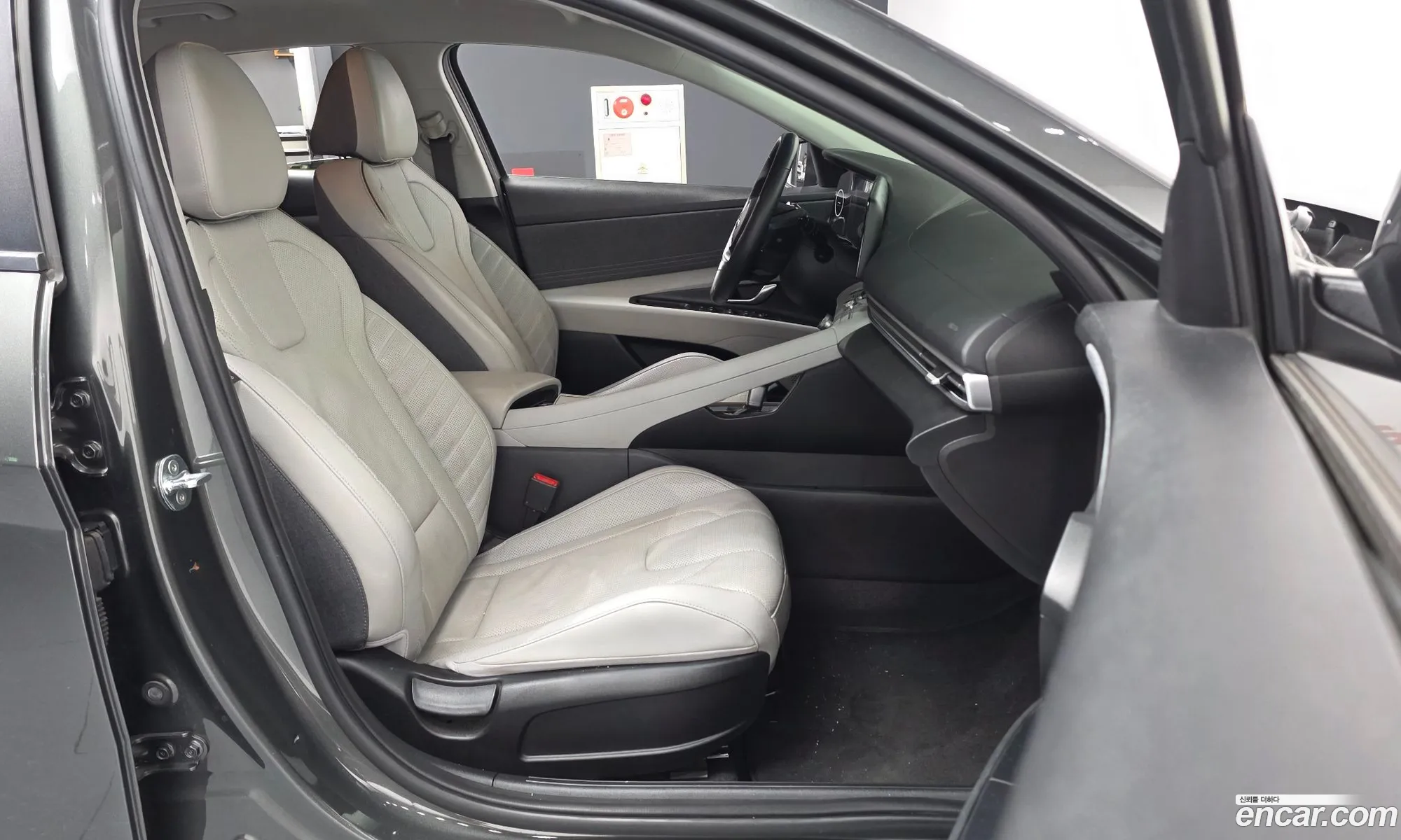 Hyundai Elantra 2021 — 17