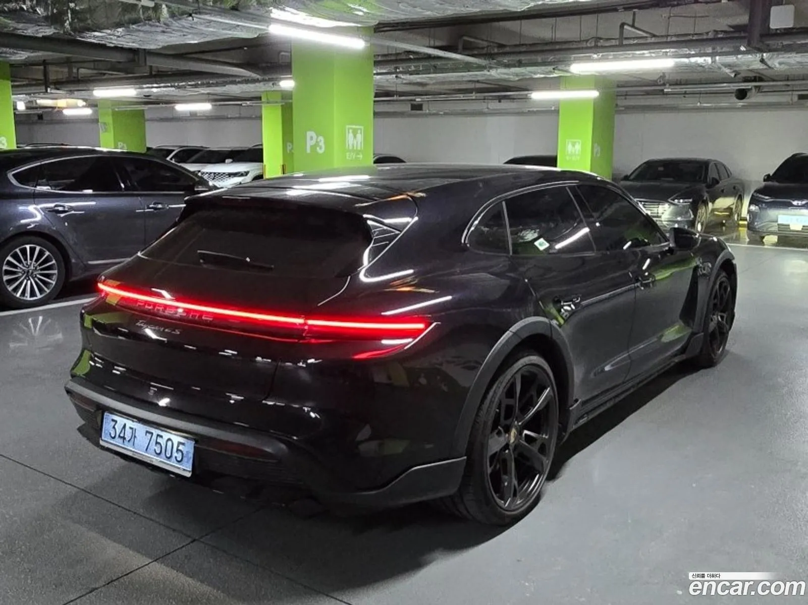 Porsche Taycan 2025 — 11