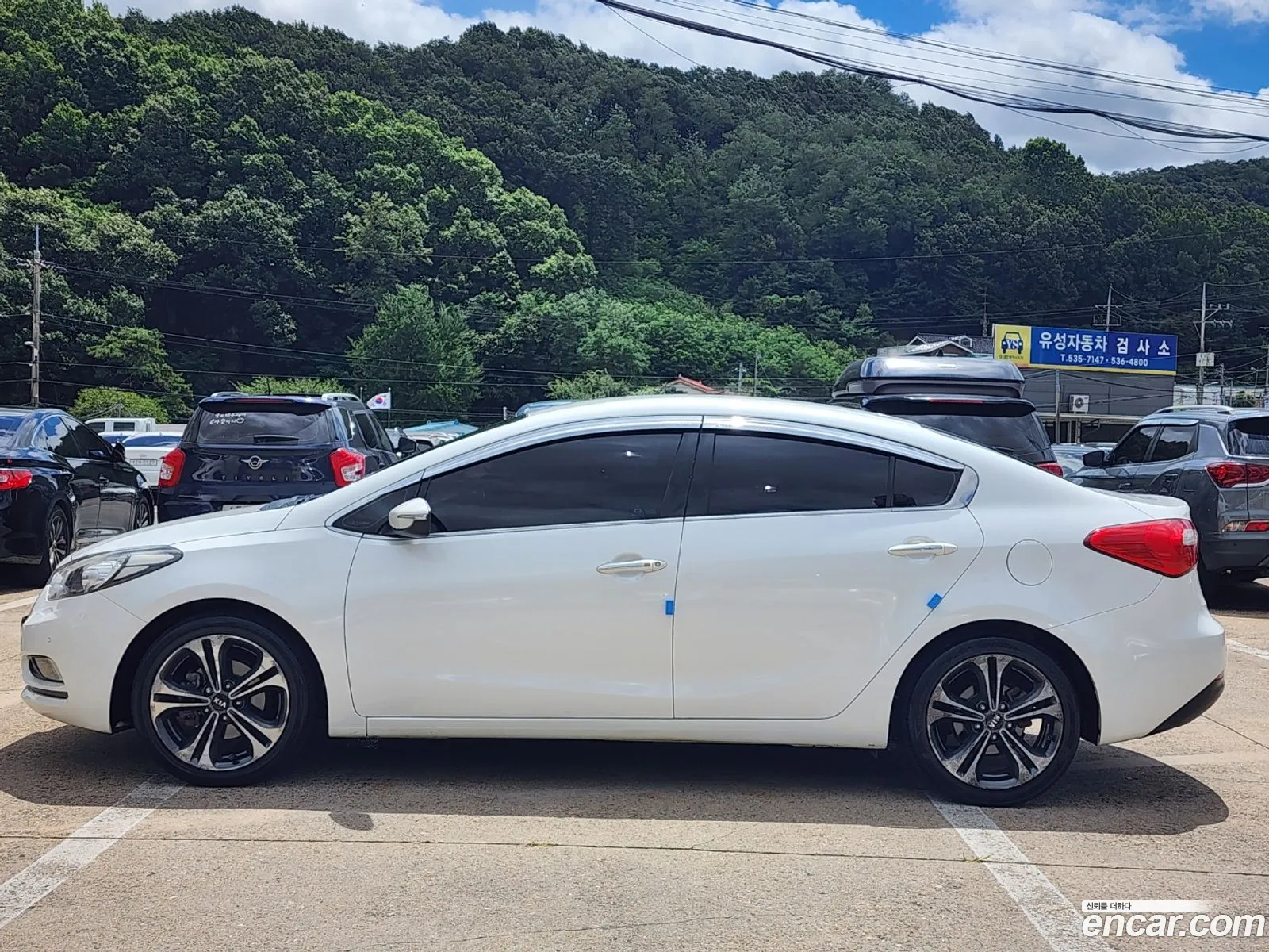 Kia K3 2013 — 17