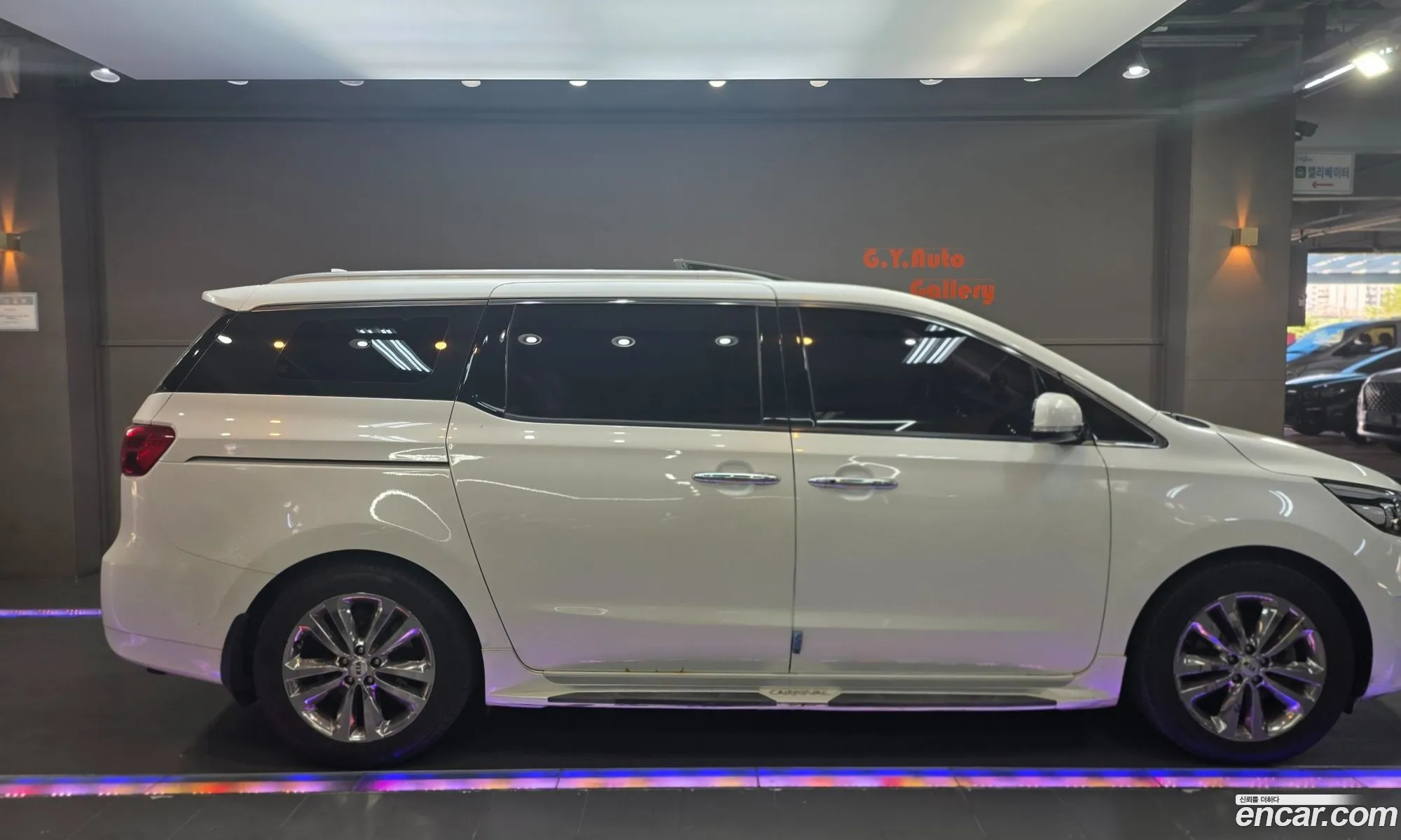 Kia Carnival 2016 — 10