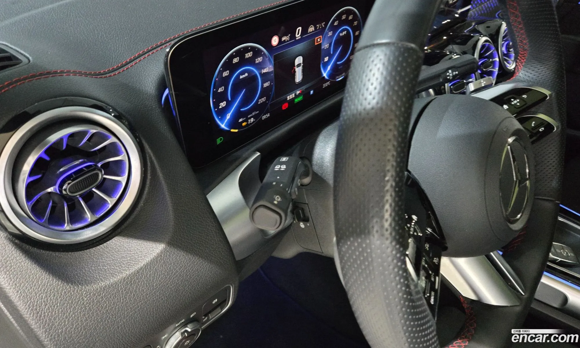 Mercedes-Benz EQB X243 2025 — 17