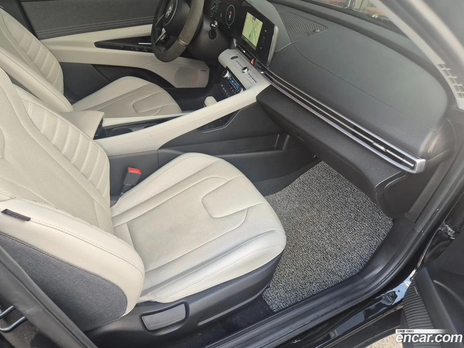 Hyundai Elantra 2020 — 17